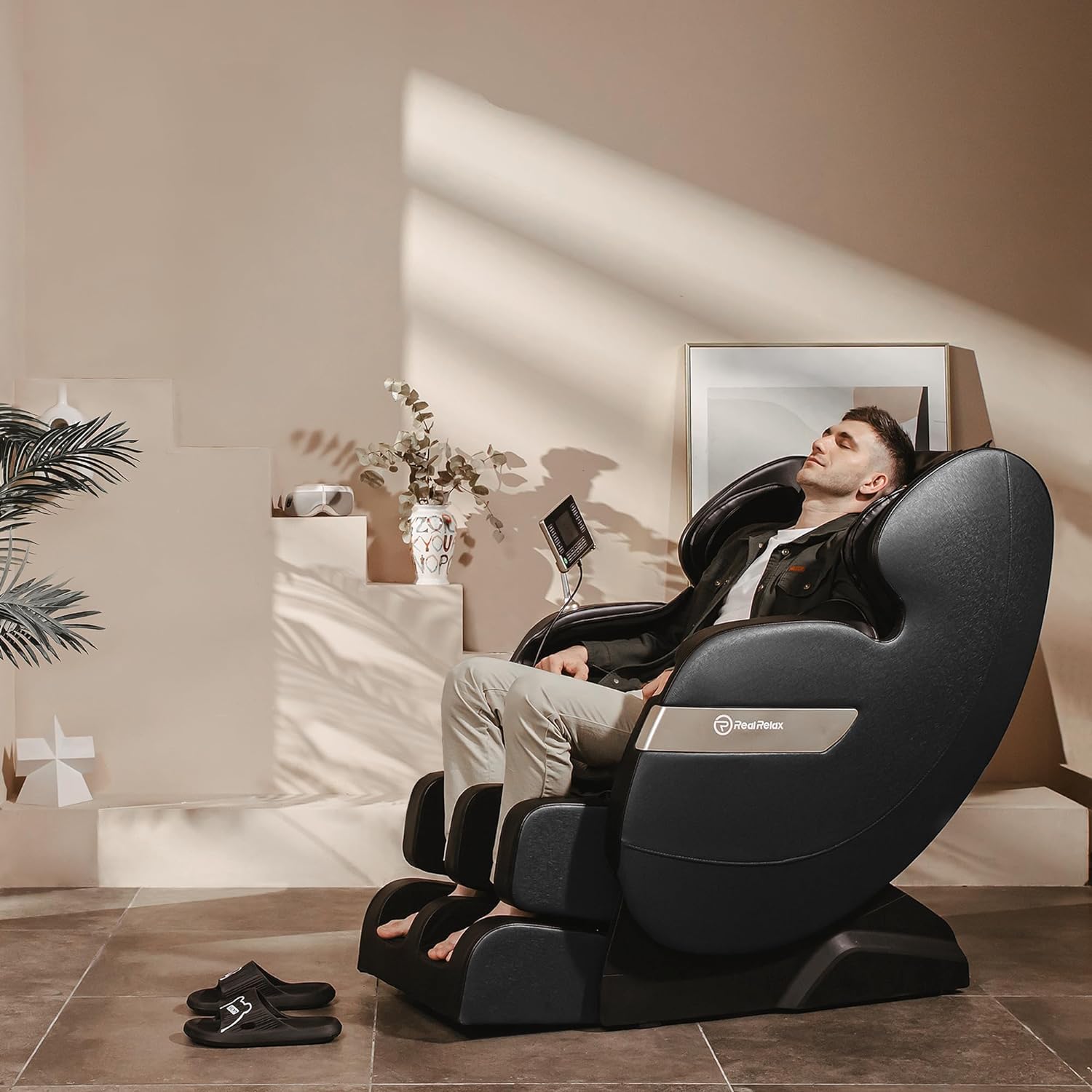 Real Relax 2024 masszázsfotel, kétmagos S-pályás rendszerrel, teljes testes masszázsfotel, nulla gravitációval, alkalmazásvezérléssel, fekete és szürke