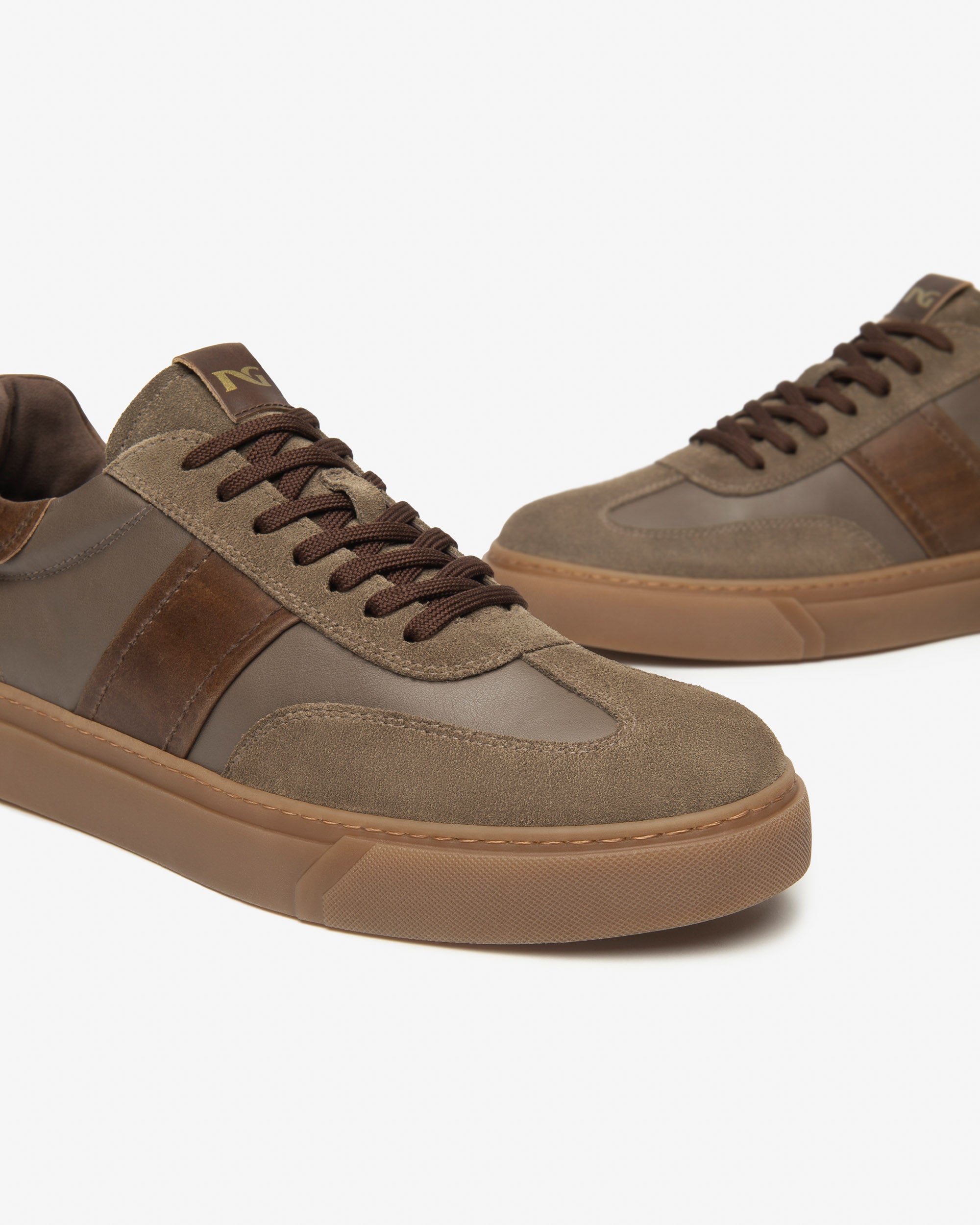 Baskets en cuir et daim pour hommes