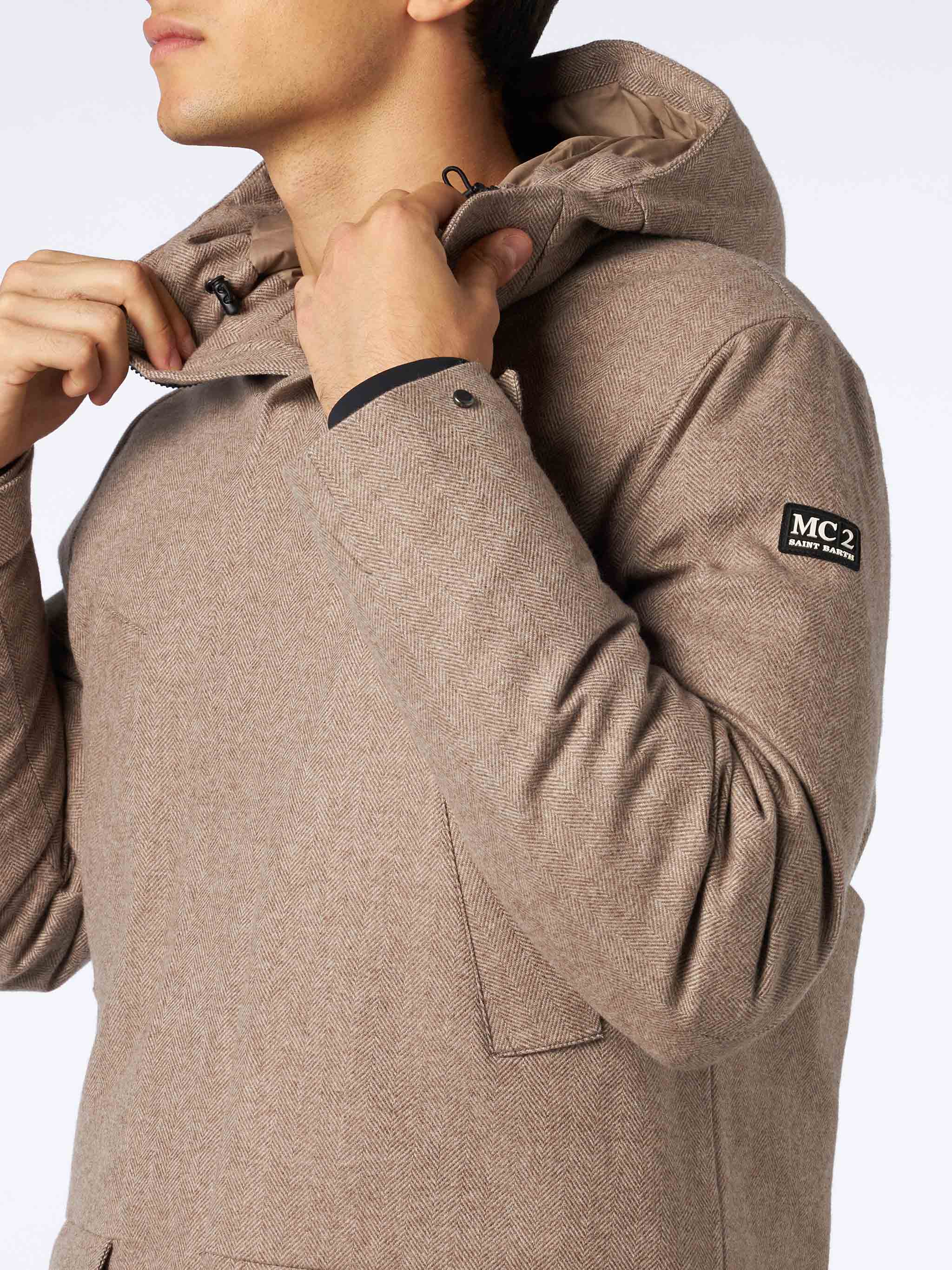 Herenparka met capuchon en visgraatprint