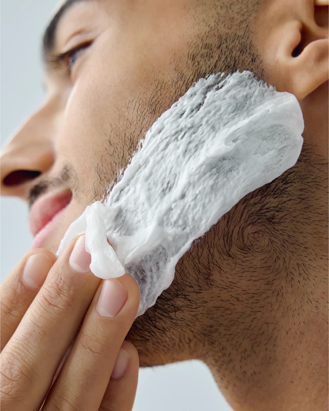 NIVEA MEN Sensitive skutimosi putos vyrams