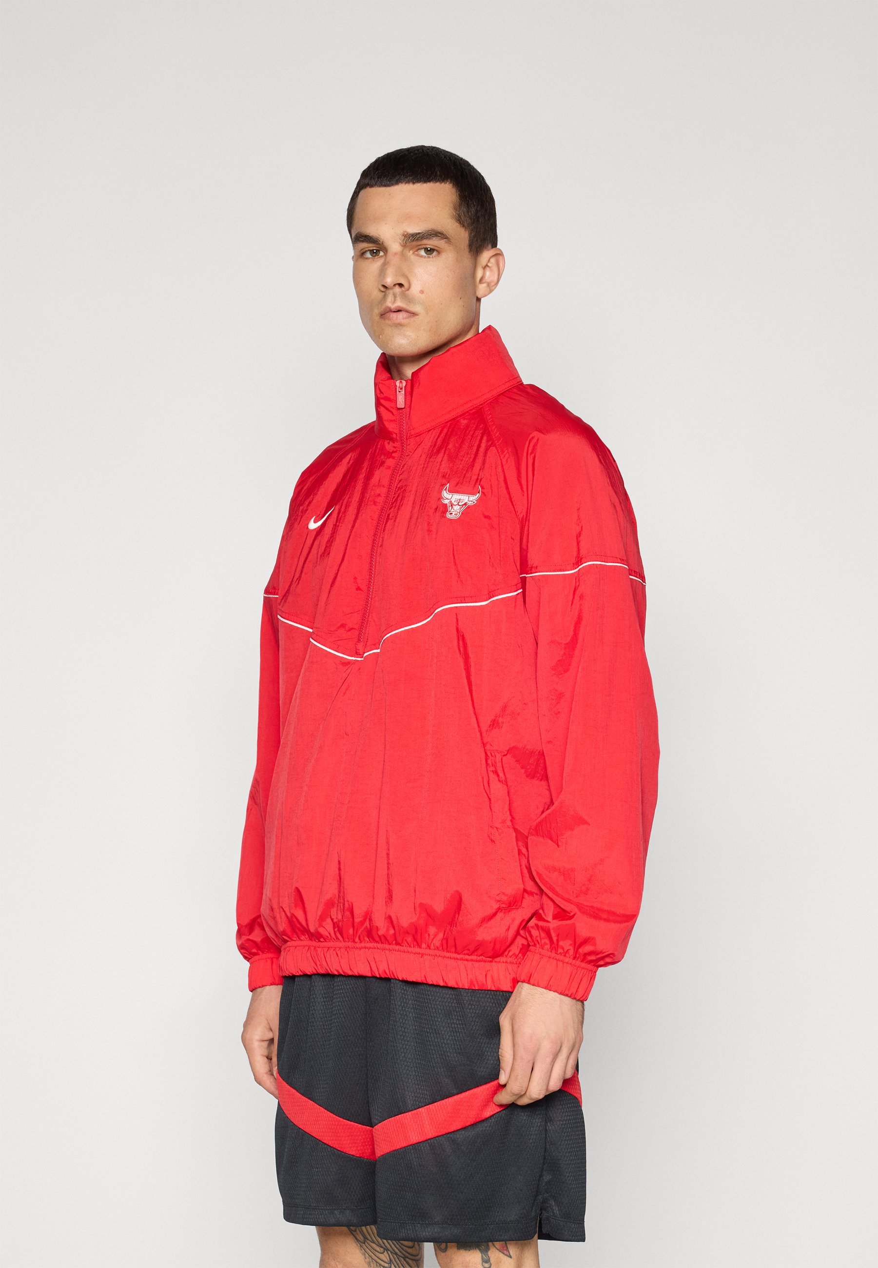 Nike Performance CHICAGO BULLS CLUB ANORAK - Trainingsjack - University Red/Sail