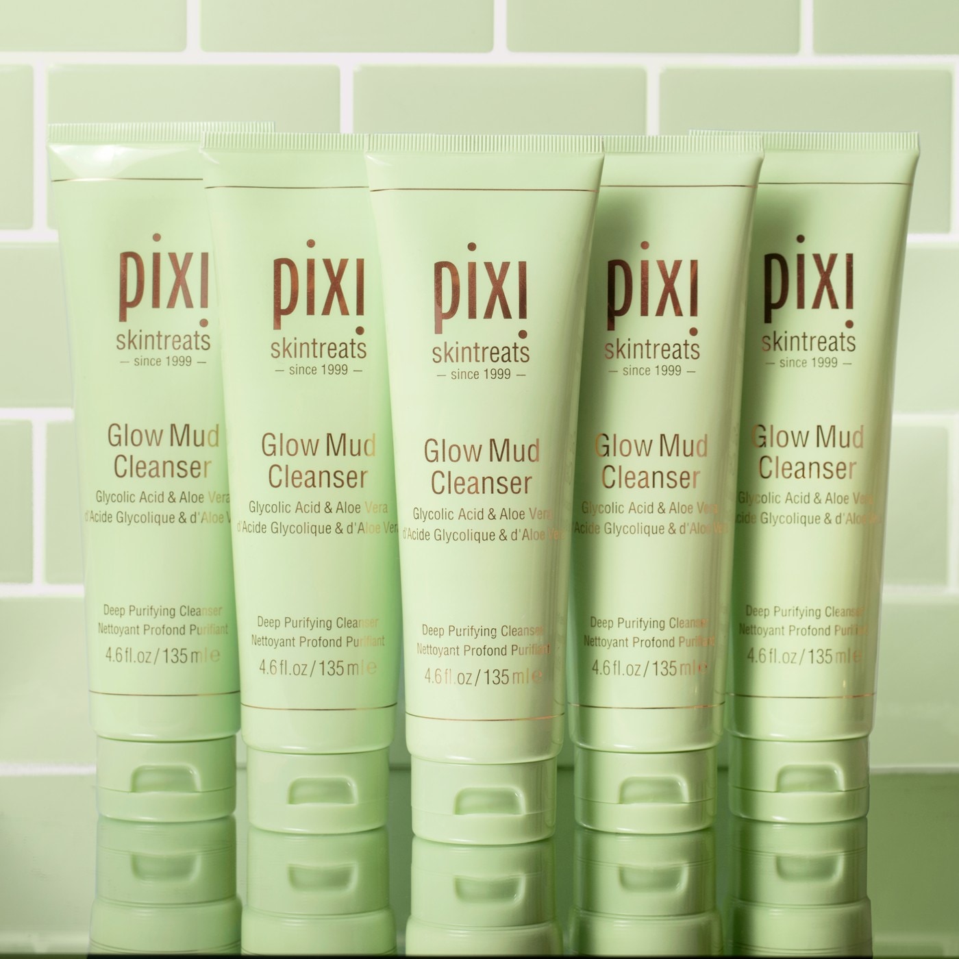 Espuma limpiadora facial Pixi Glow Mud Cleanser - 135 ml
