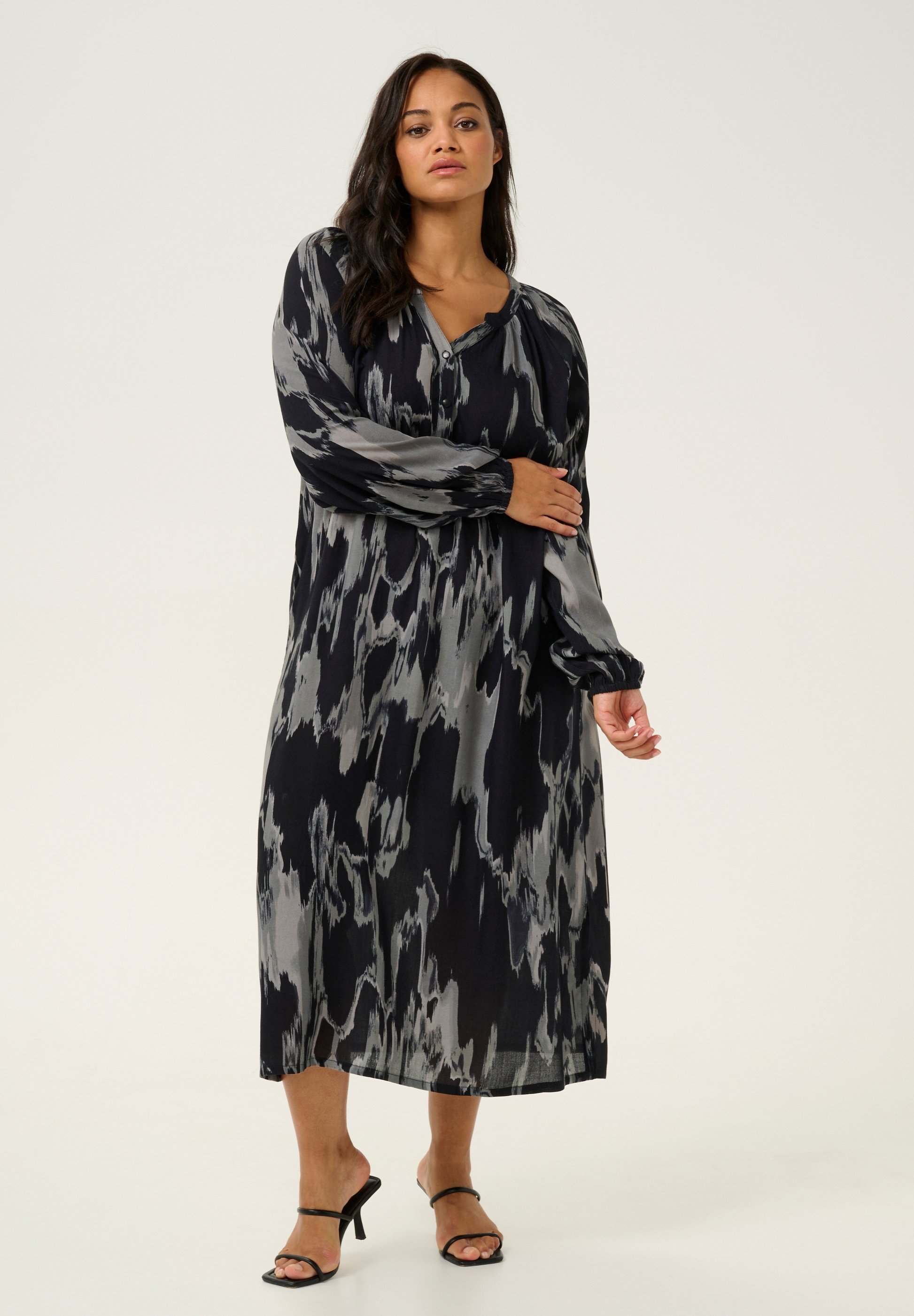 Kaffe Curve KCSILLA - Maxikleid - schwarz-weißer Grafikprint