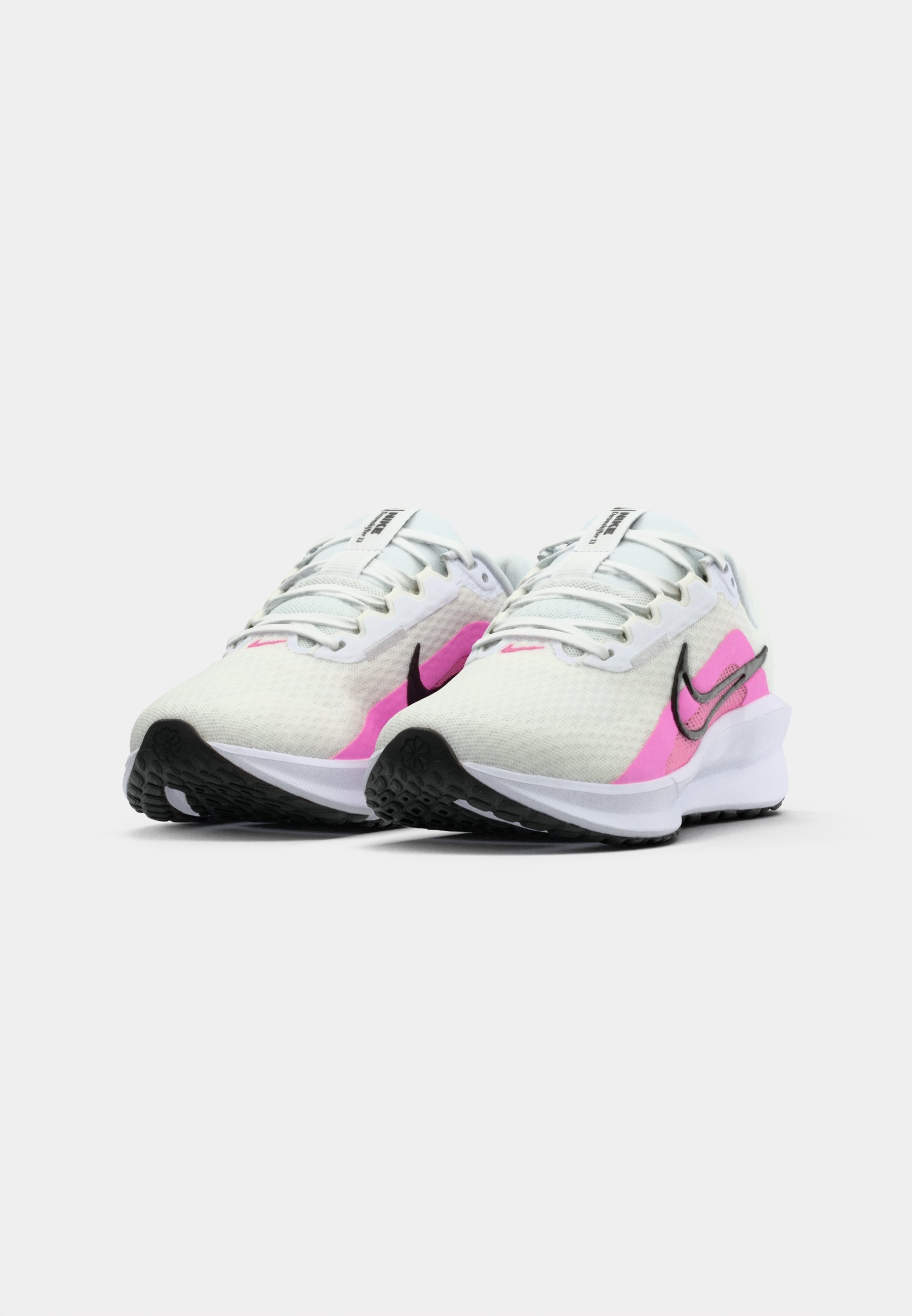 Nike Performance DOWNSHIFTER 13 - Hardloopschoenen voor op de weg - wit/roze/zwart