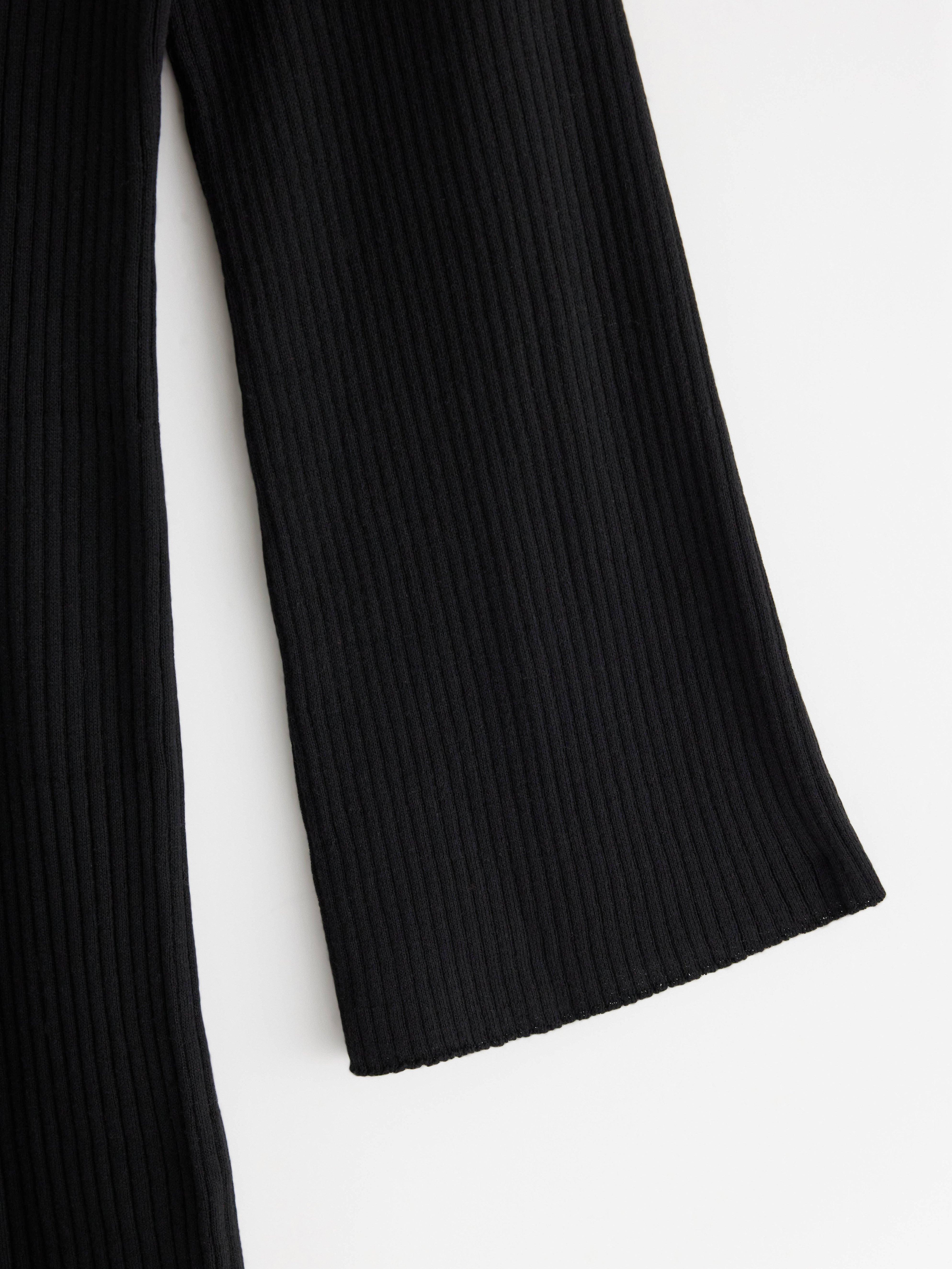 Vestido midi canelado preto