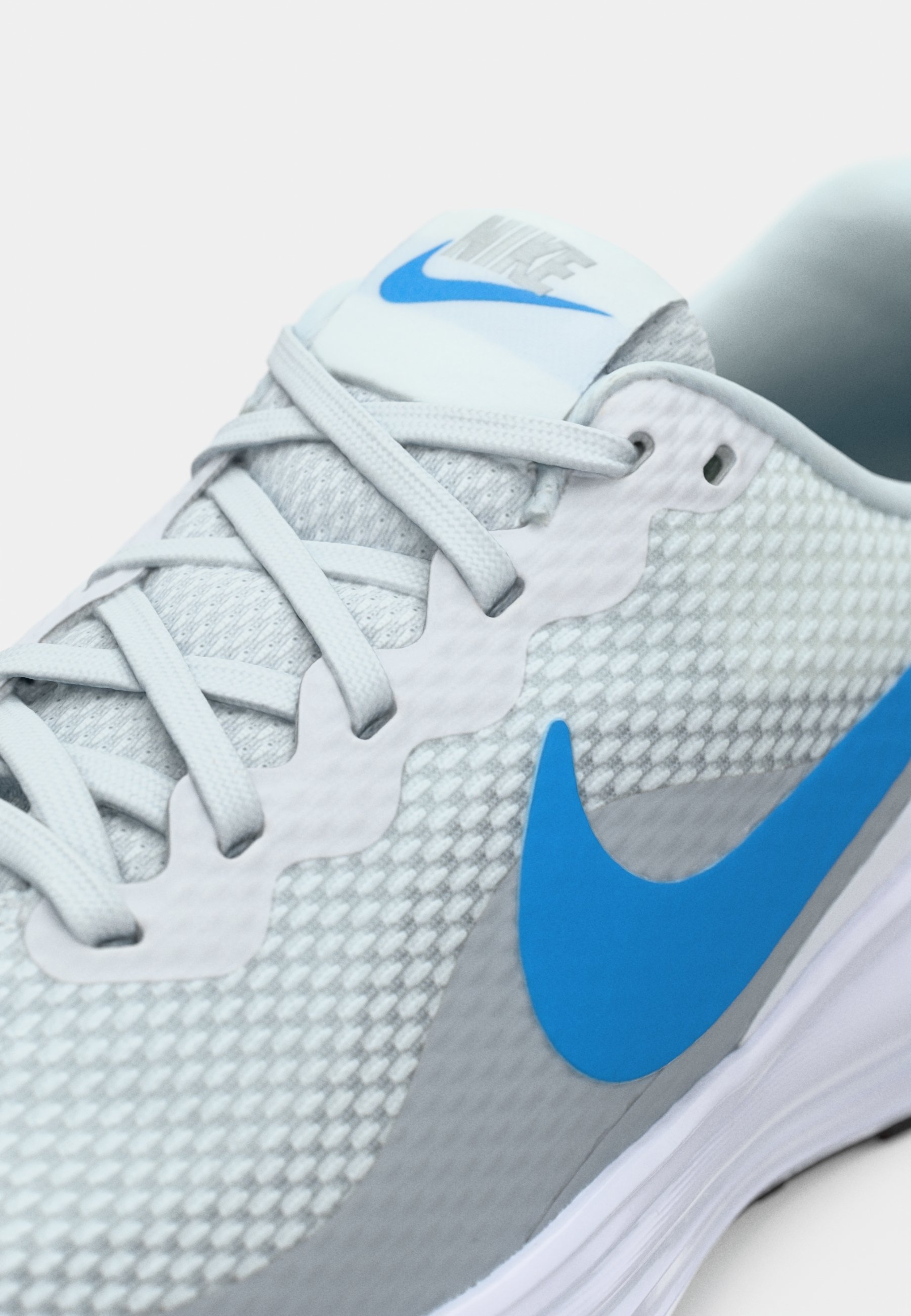 Nike Performance REVOLUTION 8 - Hardloopschoenen voor op de weg - puur platina-kleurig/blauw/wolfgrijs/wit/zwart