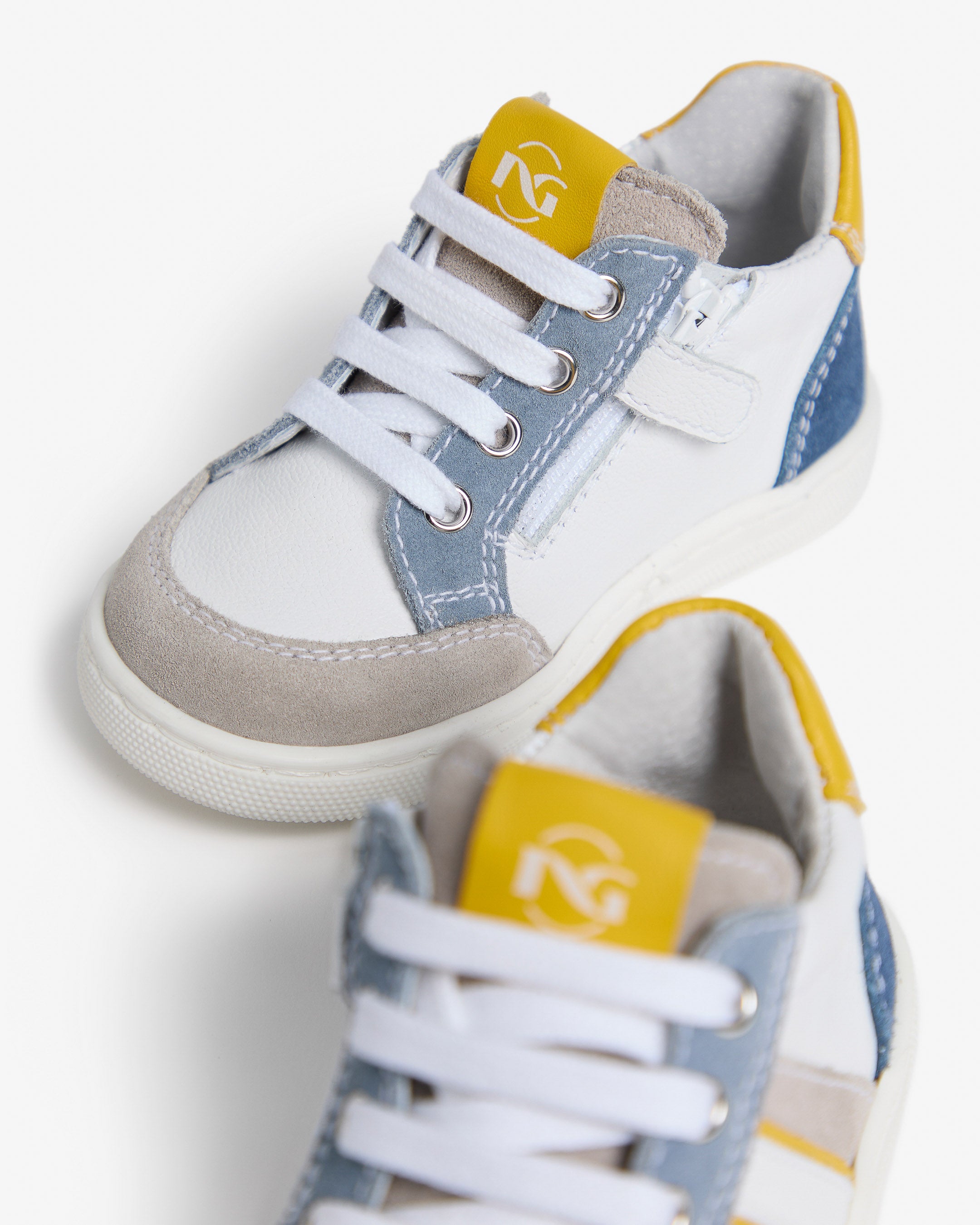  Junior-Sneaker aus Leder und Wildleder für Kinder