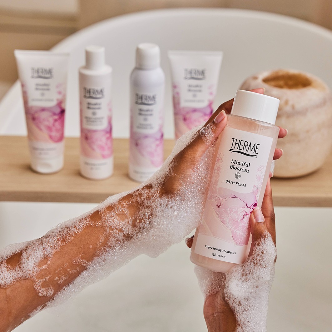 THERME pjena za kupanje Mindful Blossom - 500 ml