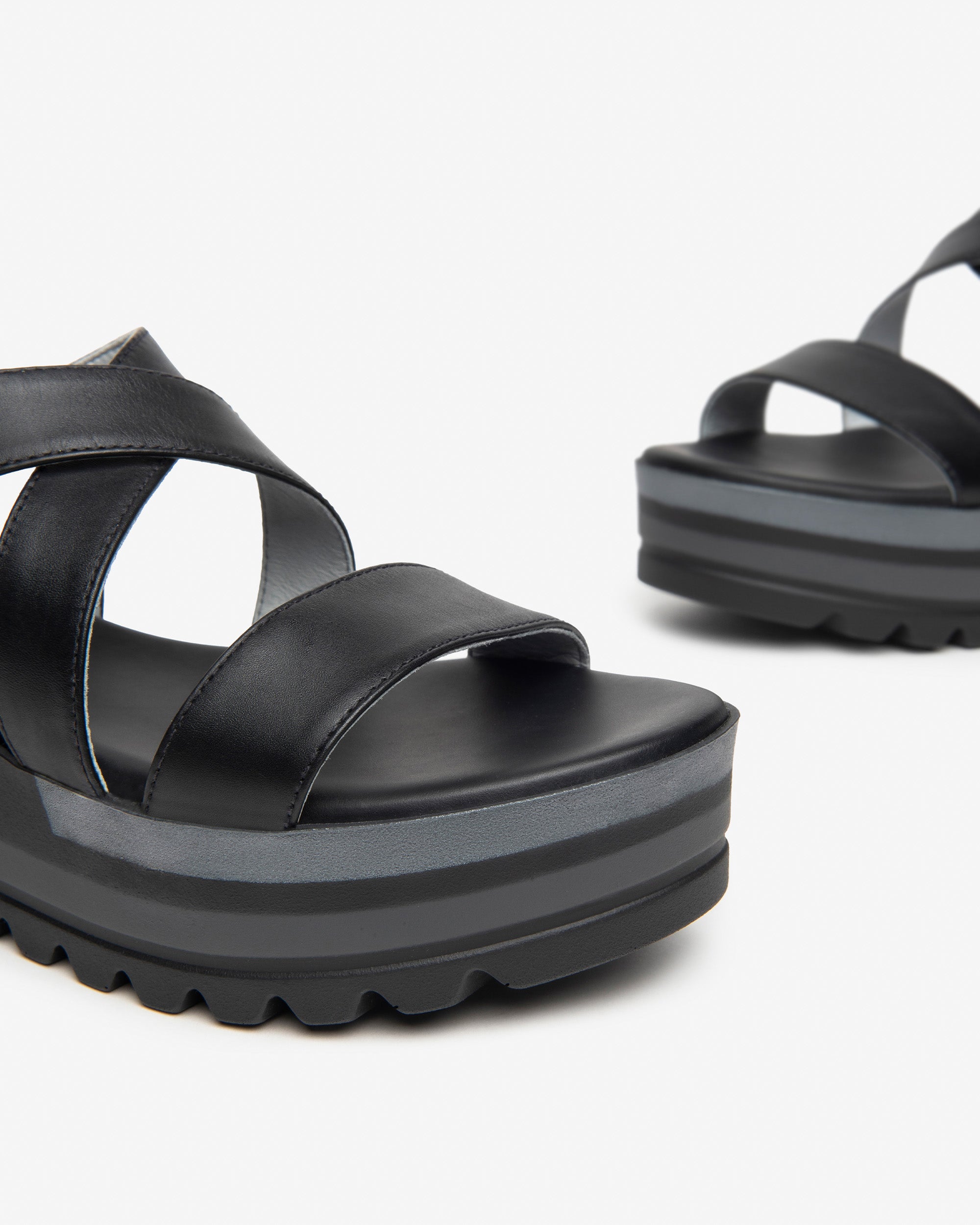  Damen-Ledersandalen