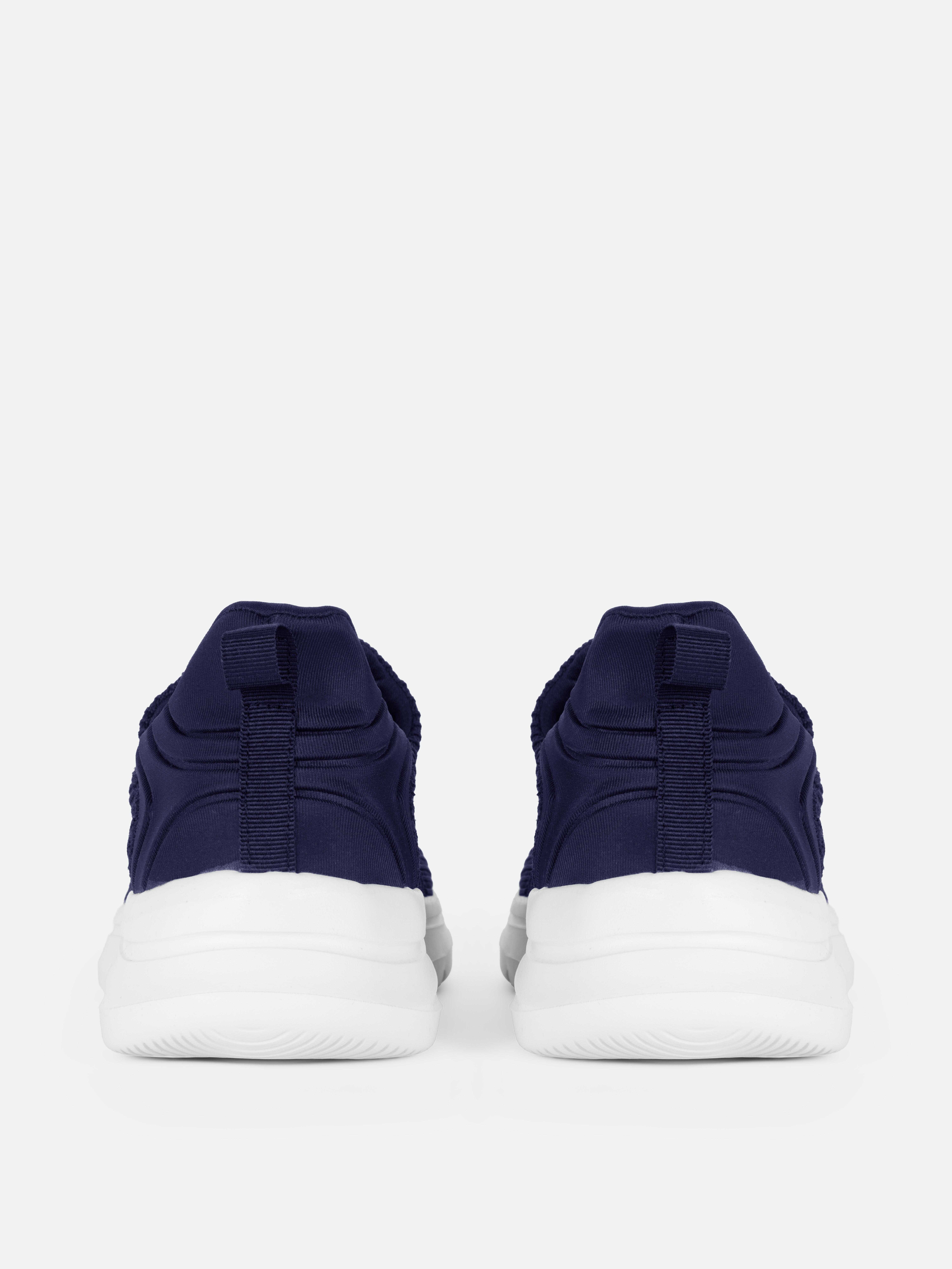 Teniși slip-on din plasă Teniși slip-on cu talpă robustă și bucle pentru călcâi