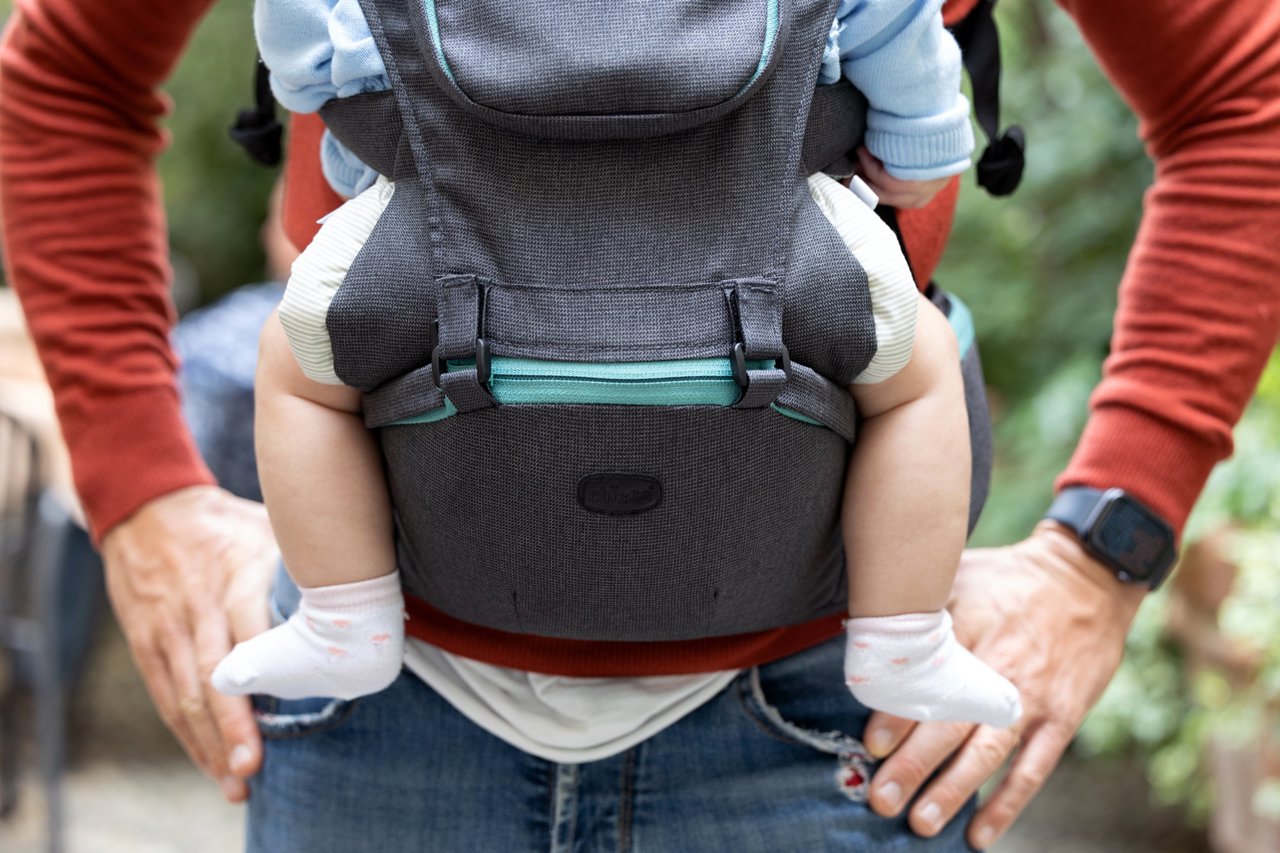 Babytrage mit Hüftsitz