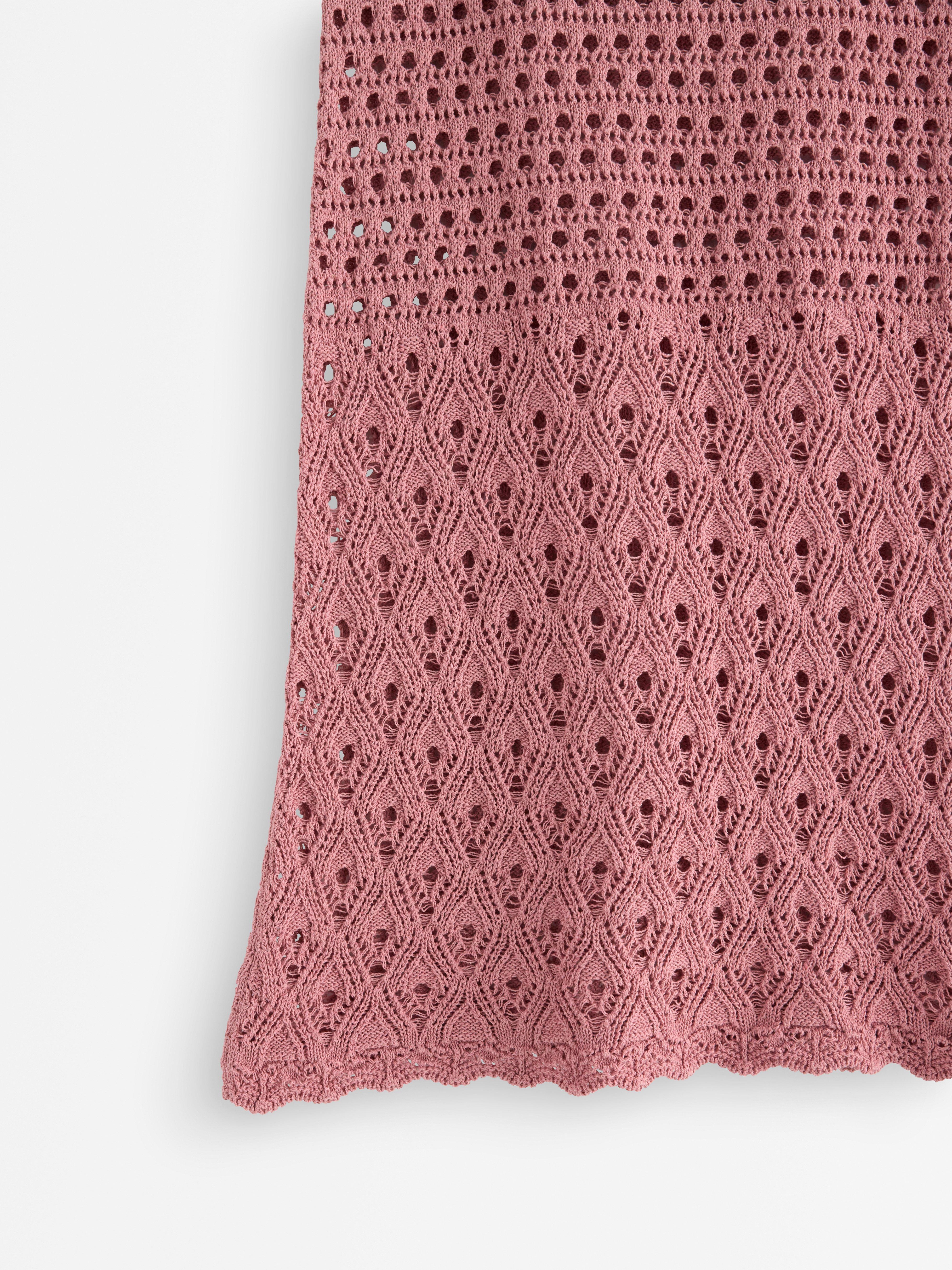 Saia longa de renda rosa