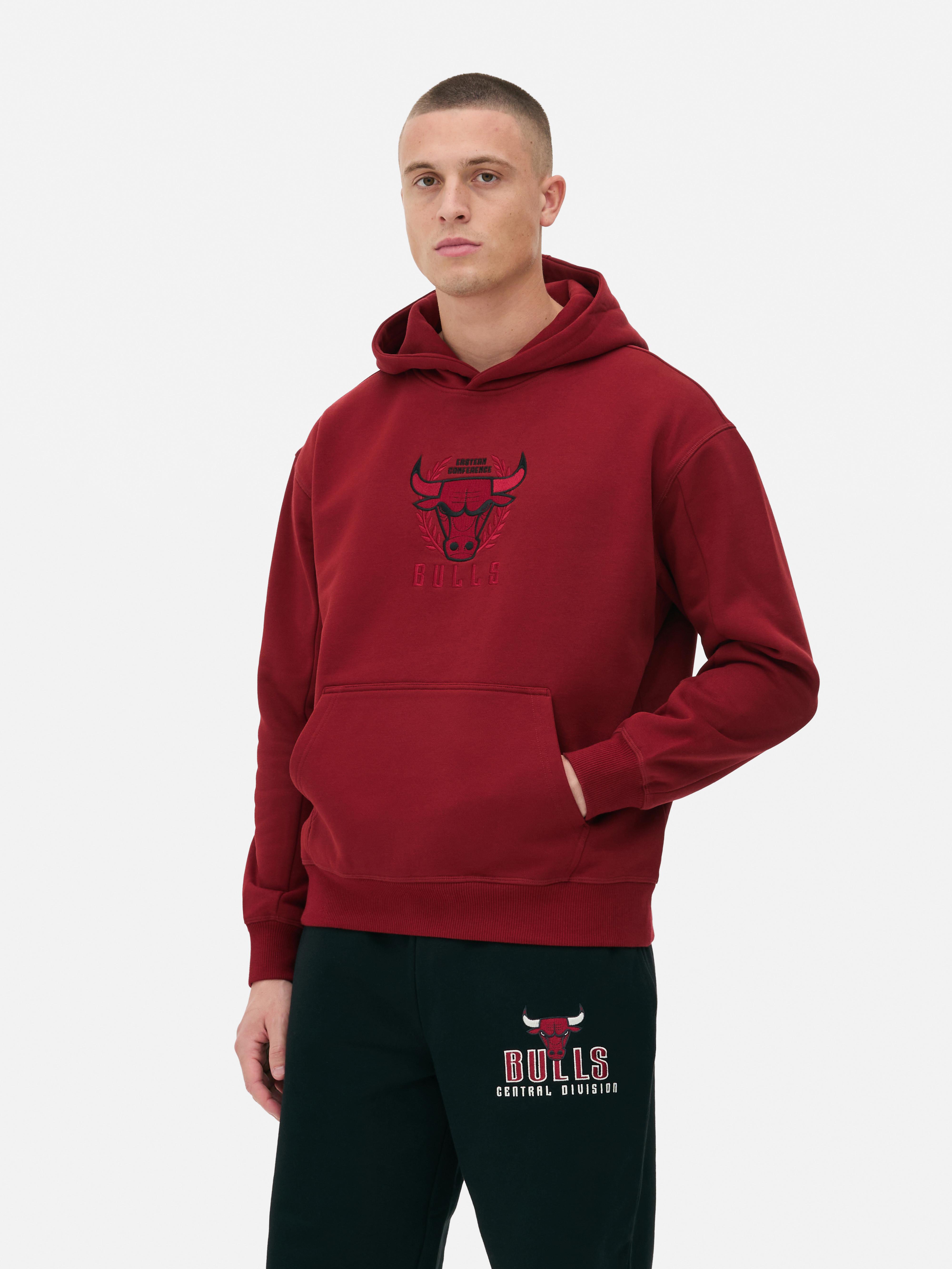 Hoodie met print NBA Chicago Bulls Opvallende hoodie met een handige buidelzak en NBA Chicago Bulls-motief
