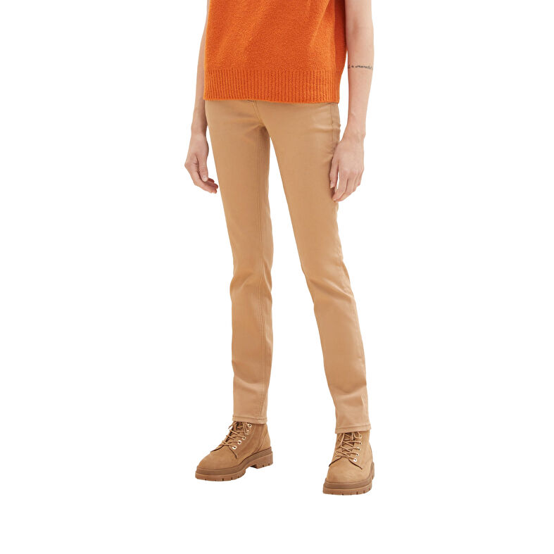  Pantalones vaqueros de mujer color camel