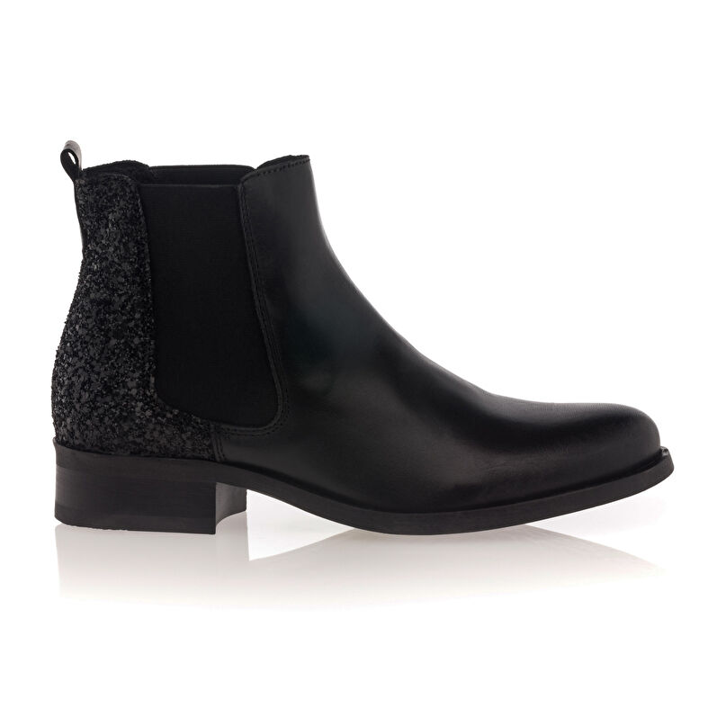 Γυναικείες μαύρες μπότες / μποτάκια μέχρι τον αστράγαλο