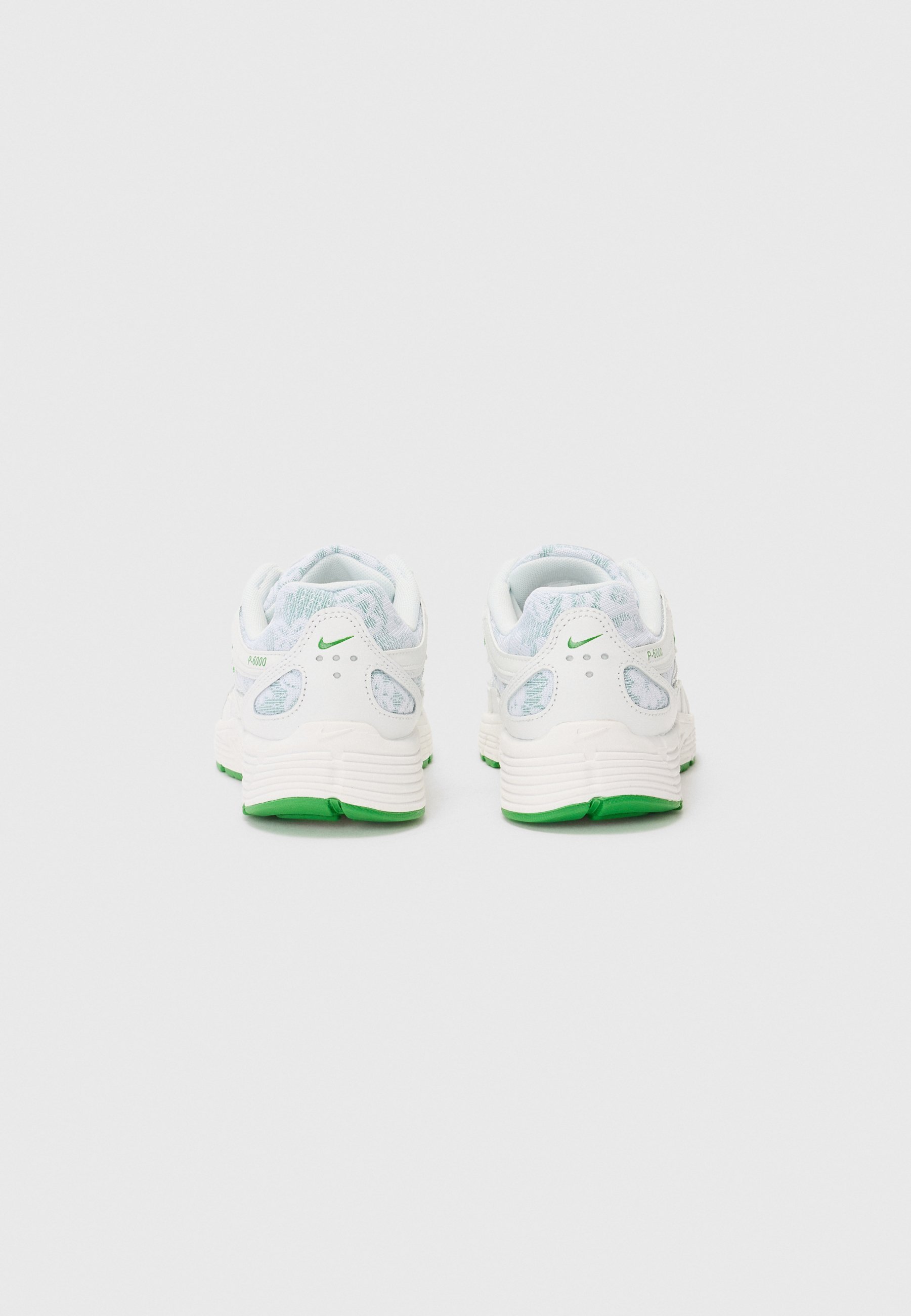 Tênis Nike Sportswear de cano baixo