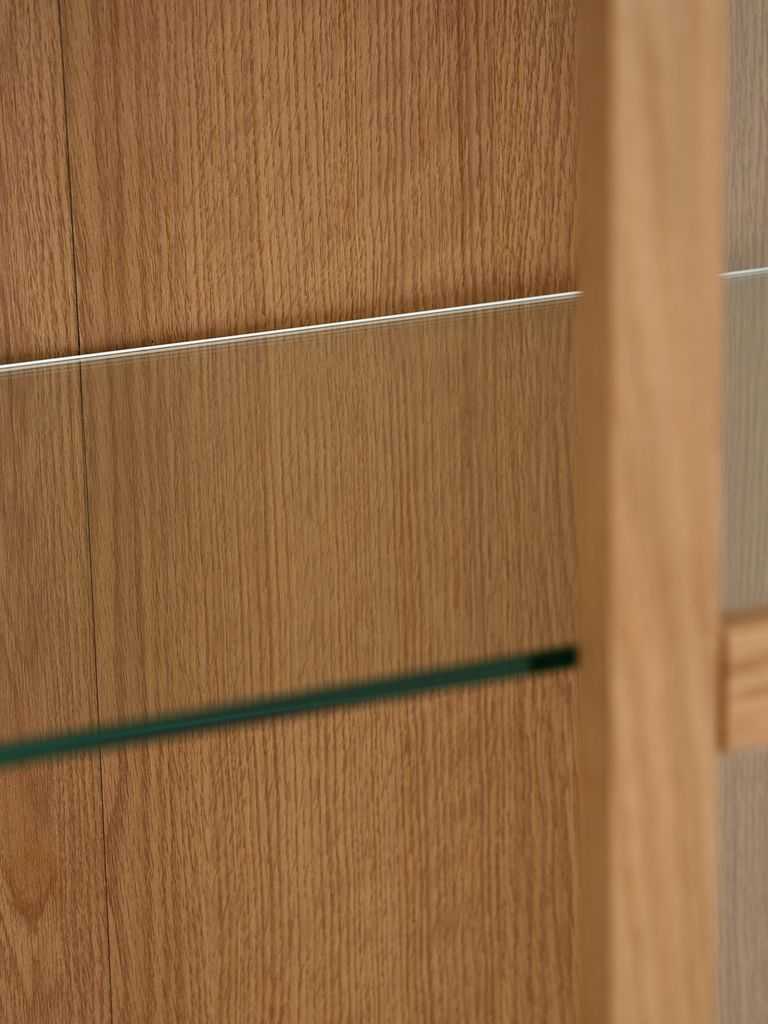 VESTERBY Vitrina VESTERBY niska, 2 vrata, prirodni hrast