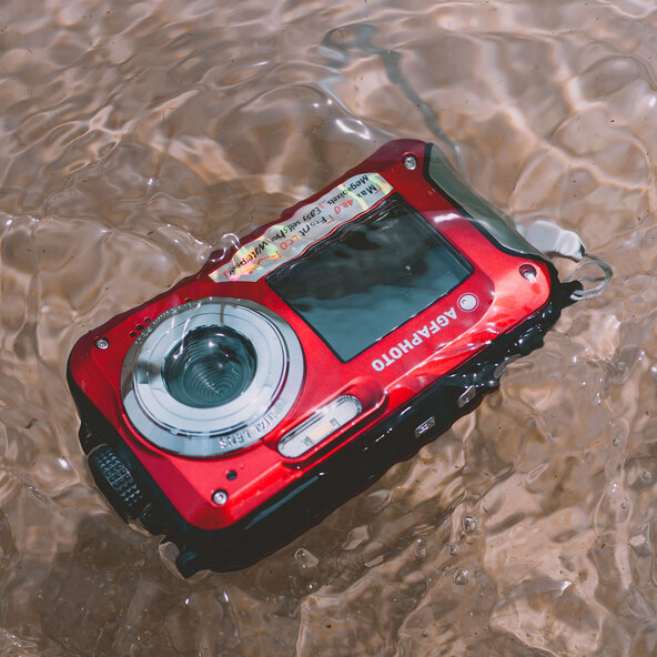 Cameră digitală impermeabilă Realishot WP8000, roșie