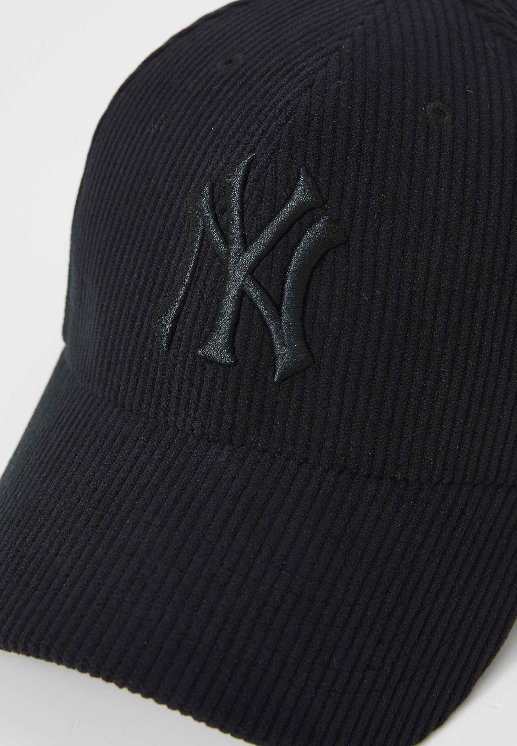 '47 Caps