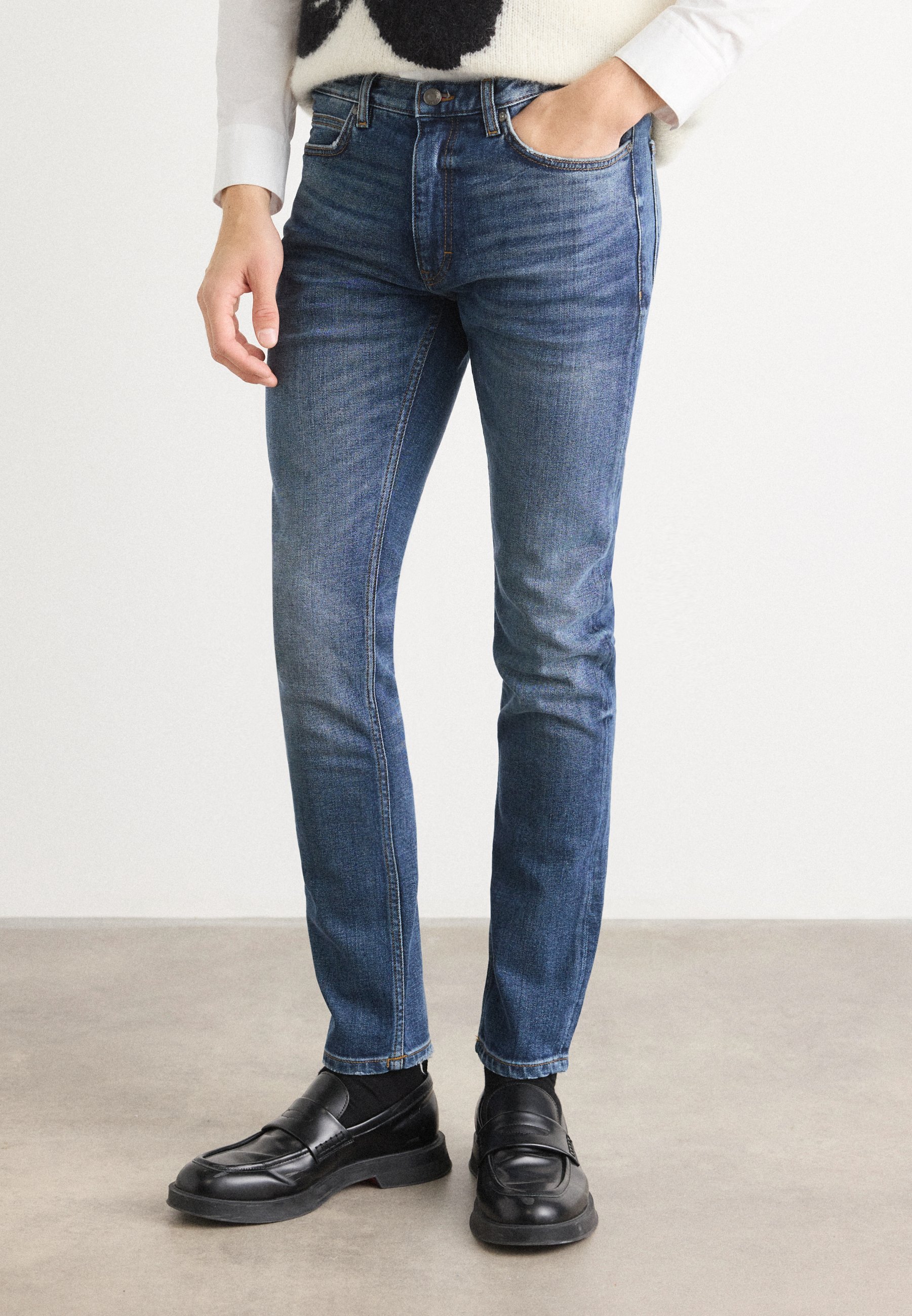 HUGO Slim fit jeans - felblauw