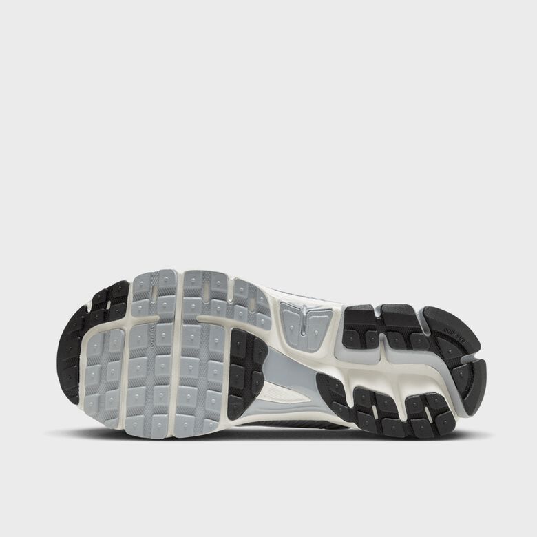 WMNS Zoom Vomero 5