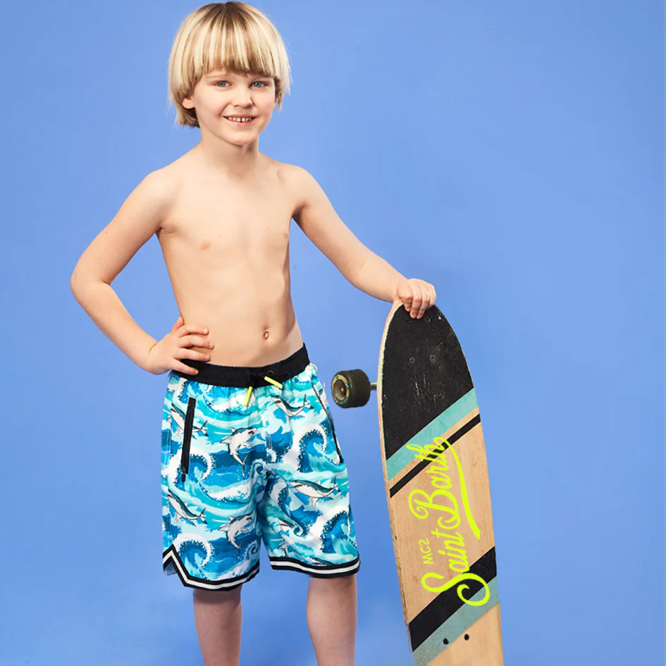 Traje de baño infantil con estampado de tiburón estilo surf