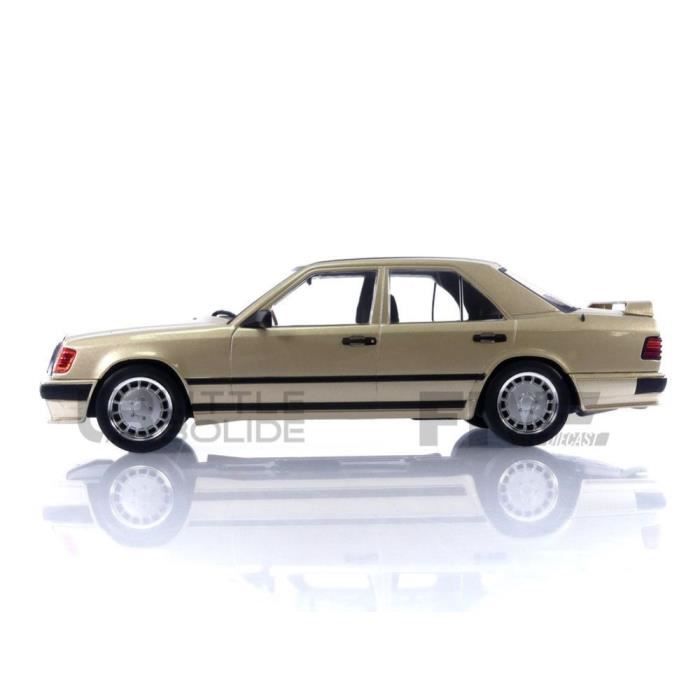 Miniatura de carro - MCG - Mercedes-Benz Classe E (W124) - 1/18 - Bege Metálico - 1986