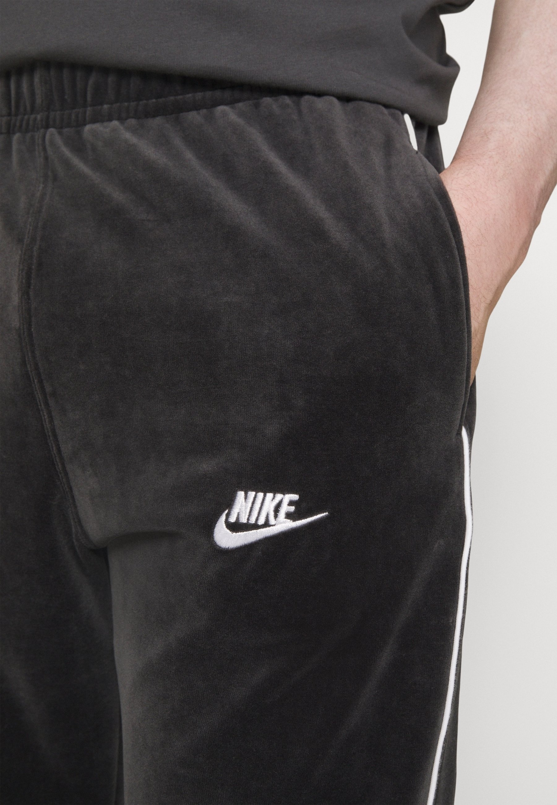 Nike Sportswear trainingsbroek - zwart