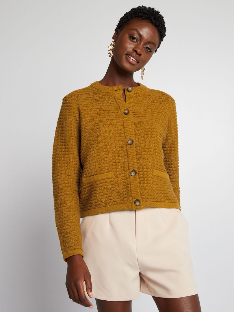 Cardigã com botões e bolsos - AMARELO
