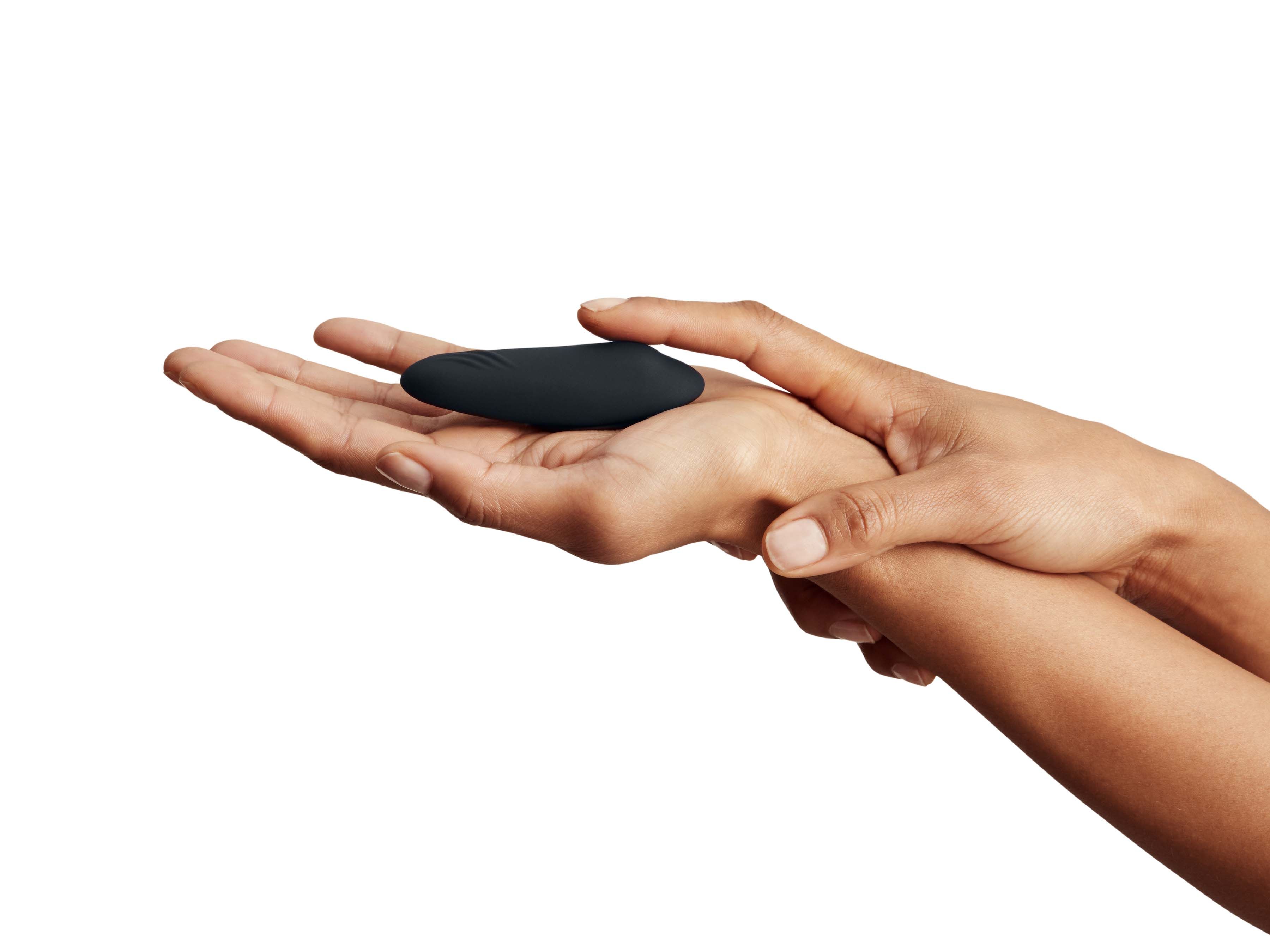 Moxie Satin Black stimulator klitorisa Vibratori