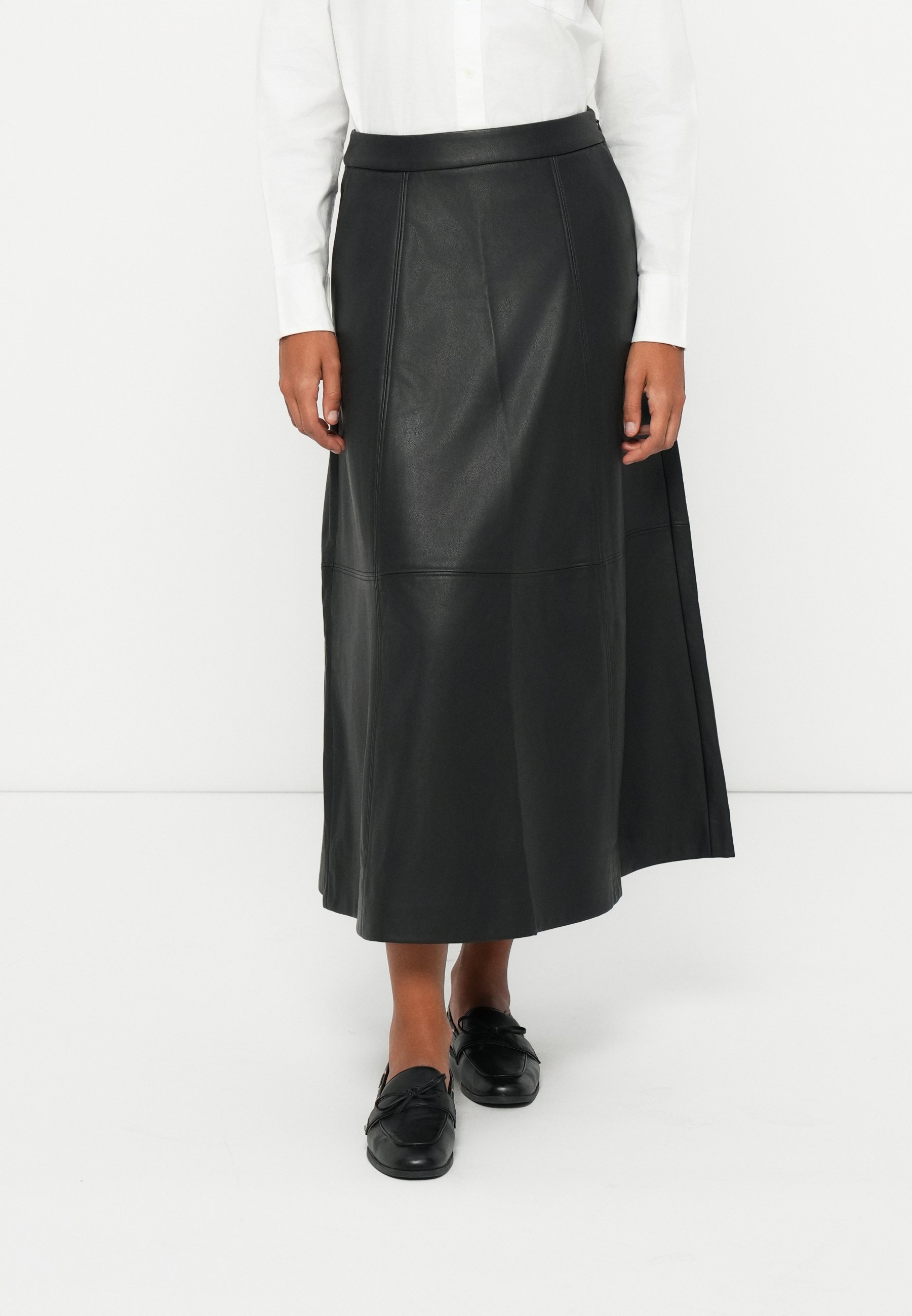 Vero Moda VMOLIVE SKIRT - Sukně áčkového střihu - černá