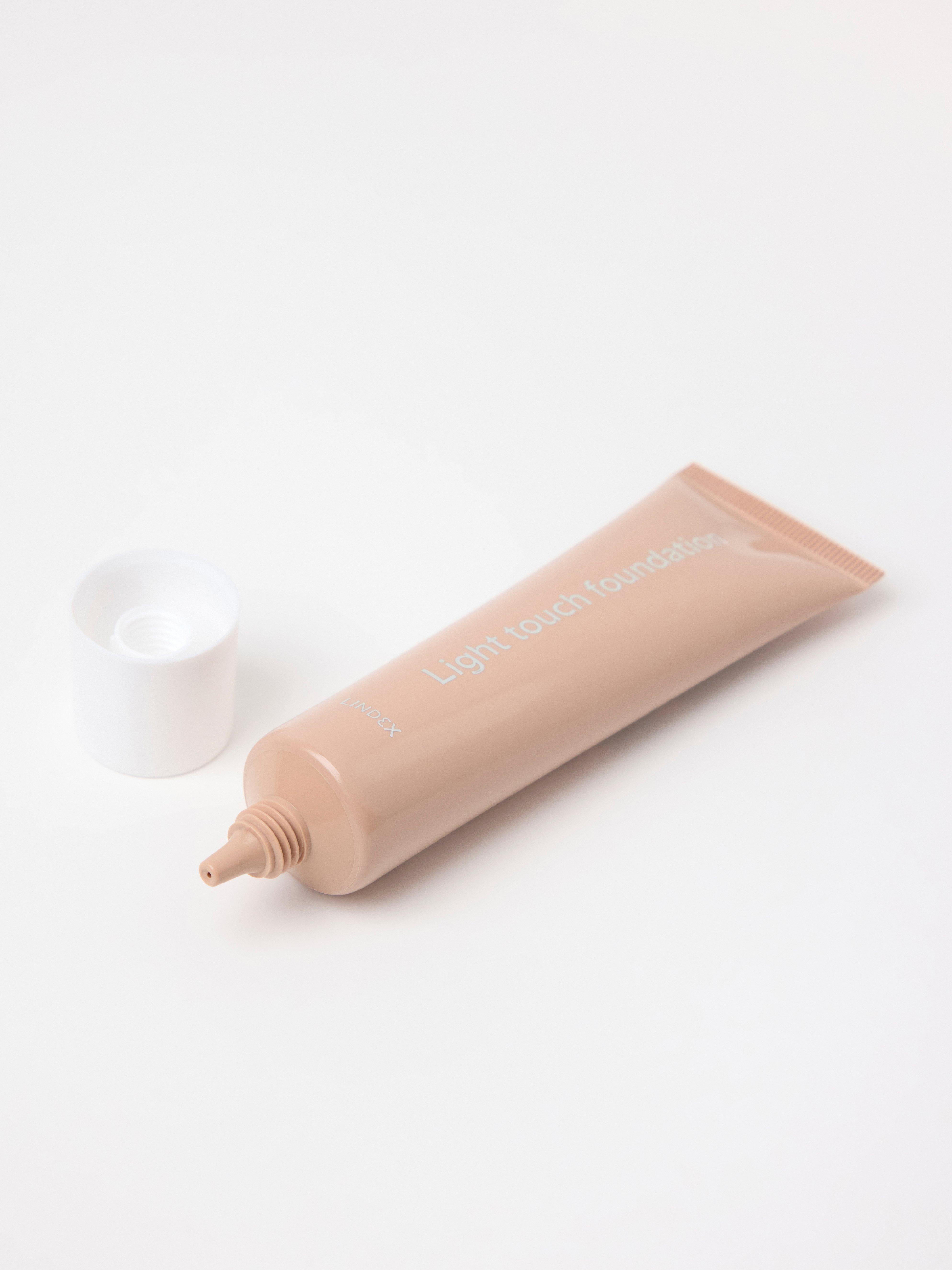 Base Lindex Beauty Light Touch 8