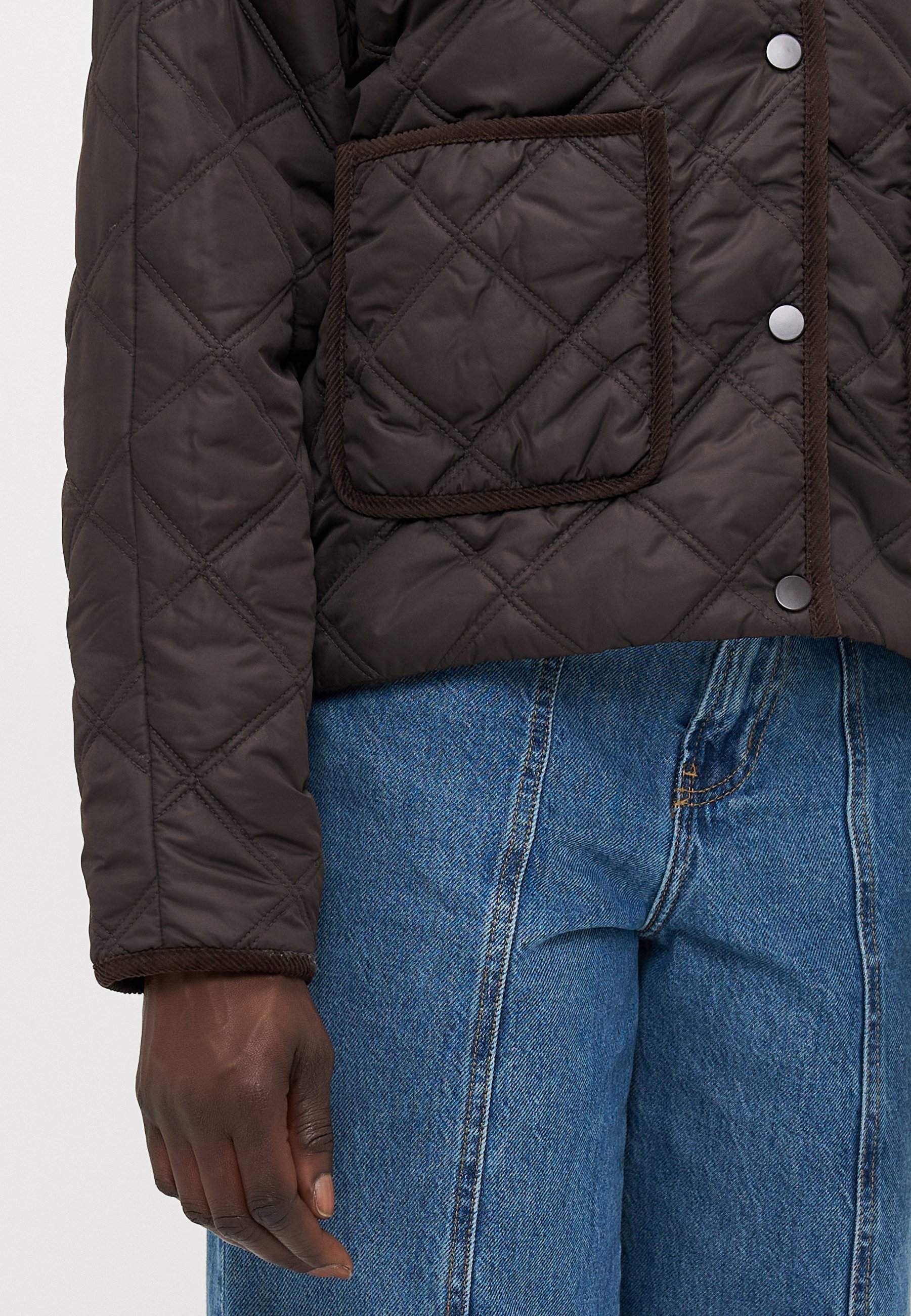 Jaqueta curta Vero Moda Tall VMMINNESOTA - Jaqueta leve - cor chocolate torta