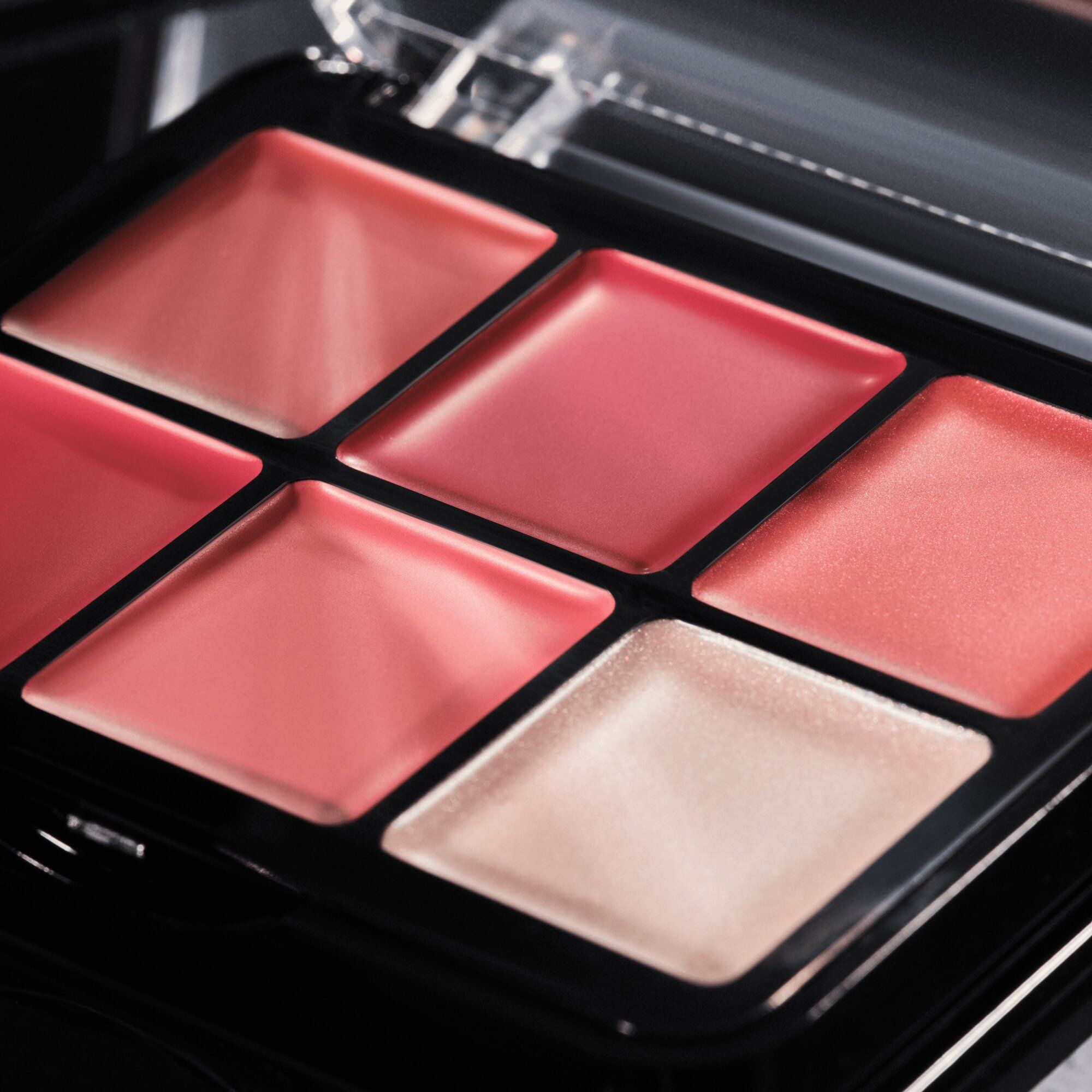 Blur Glam paleta rumenila Rumenila
