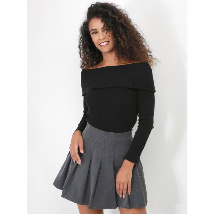 Jupe-short plissée et évasée.Possède une doublure short satinée. pour femme - Jupes - La Modeuse