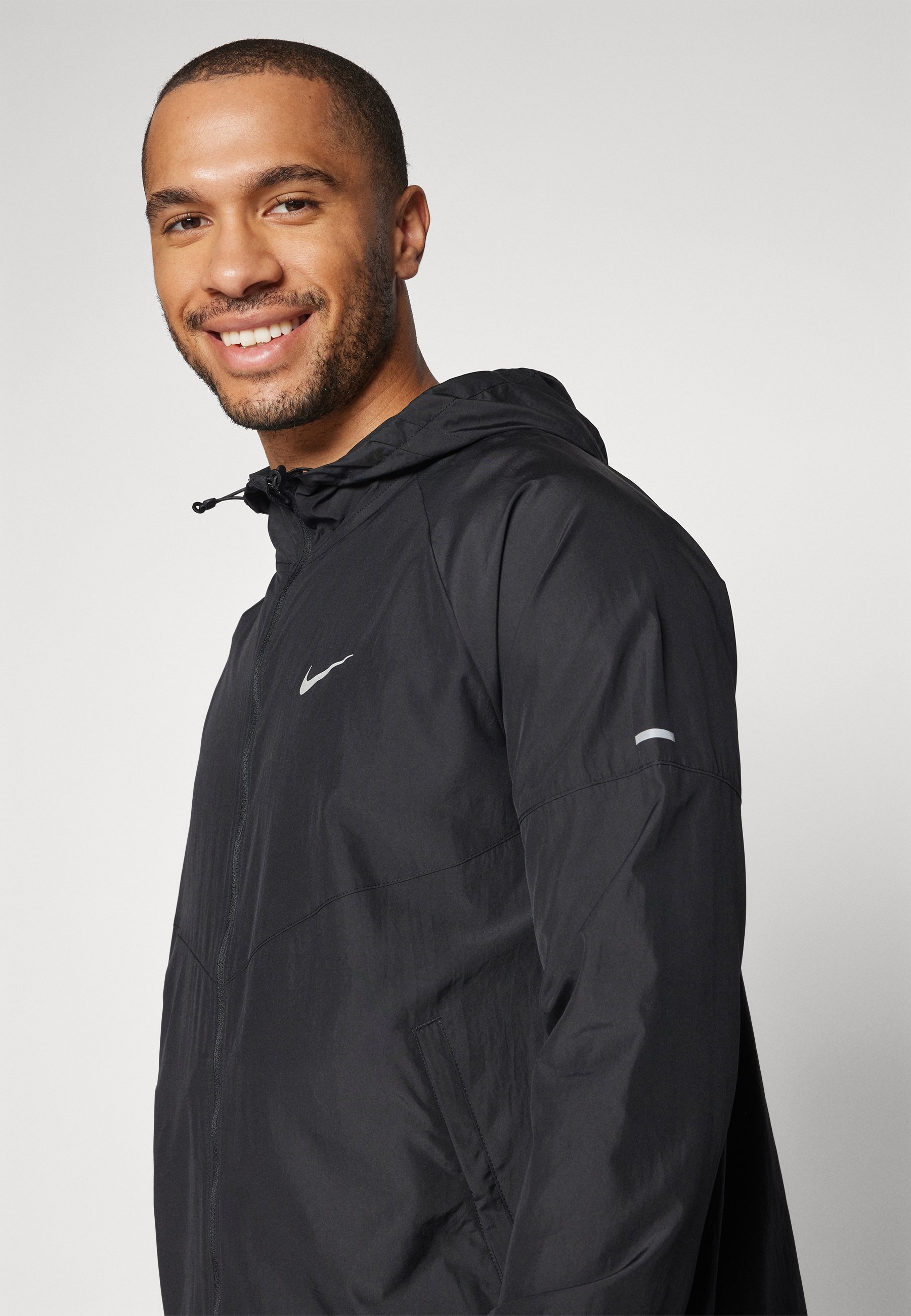 Nike Performance MILER - Větrovka - černá/reflexně stříbrná