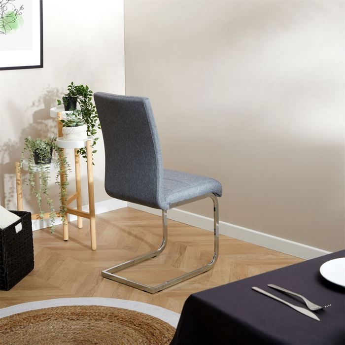 Lot de 4 chaises de salle à manger LETICIA piètement en métal chromé et revêtement en tissu gris