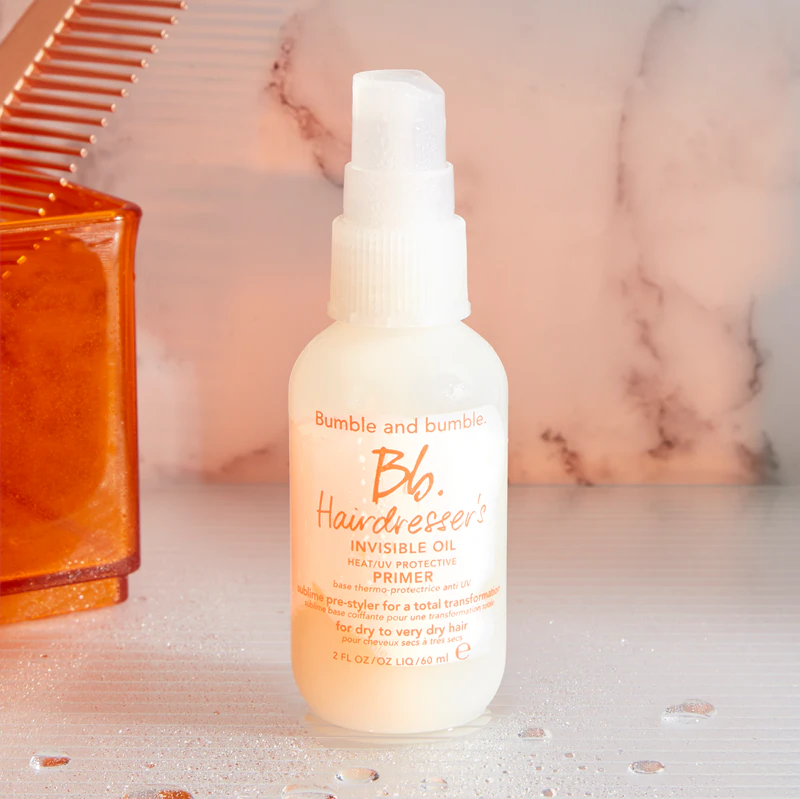 Neviditeľný olejový ochranný sprej proti teplu/UV žiareniu od Bumble and Bumble Hairdresser's pred stylingom pre bezchybne vyzerajúce vlasy