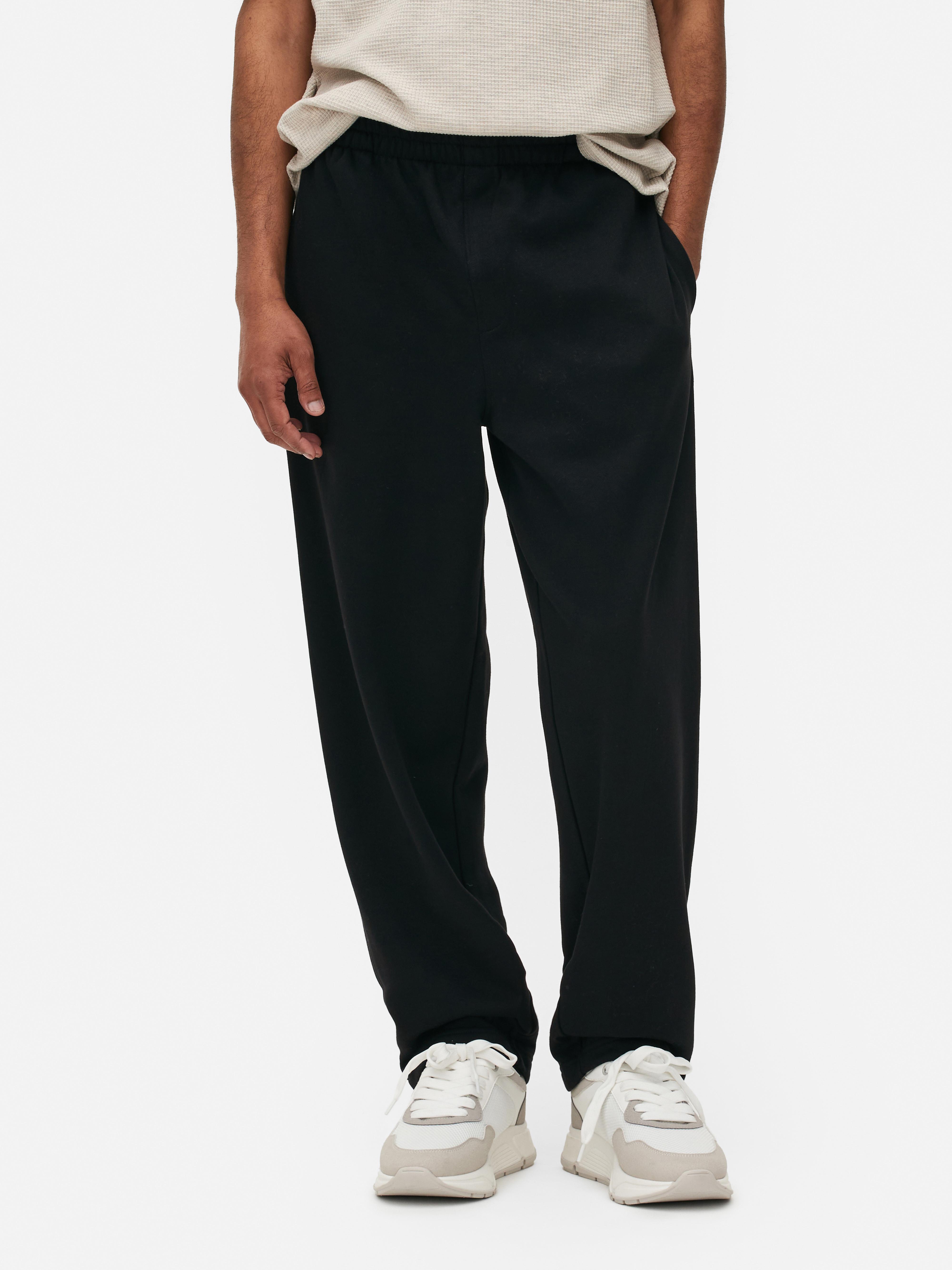 Pantaloni de trening rezistenți, simpli, cu croială dreaptă. Să trecem direct la subiect: acești pantaloni de trening sunt pur și simplu o necesitate.