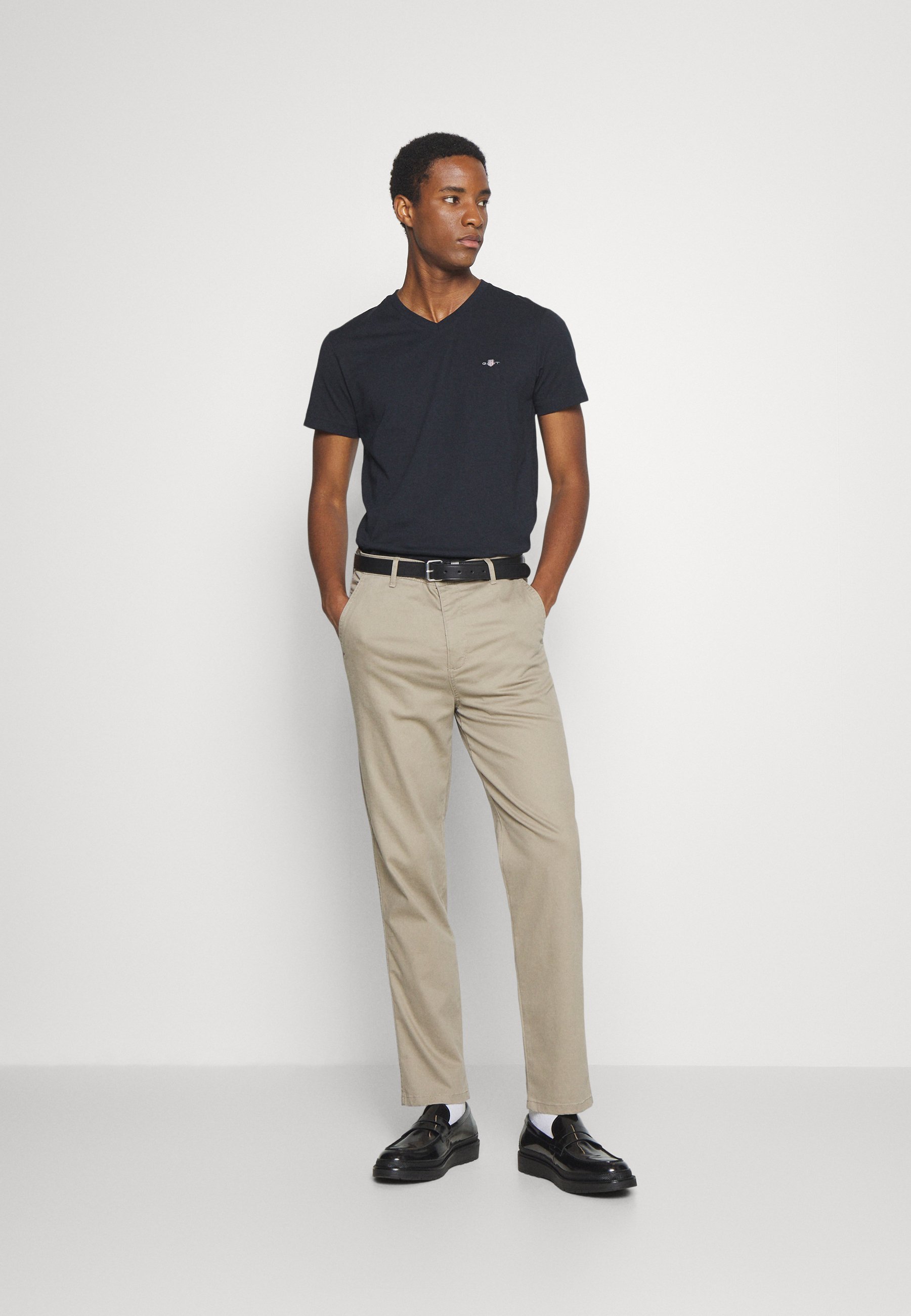 GANT SLIM SHIELD V-HALS T-shirt - Basic T-shirt - zwart