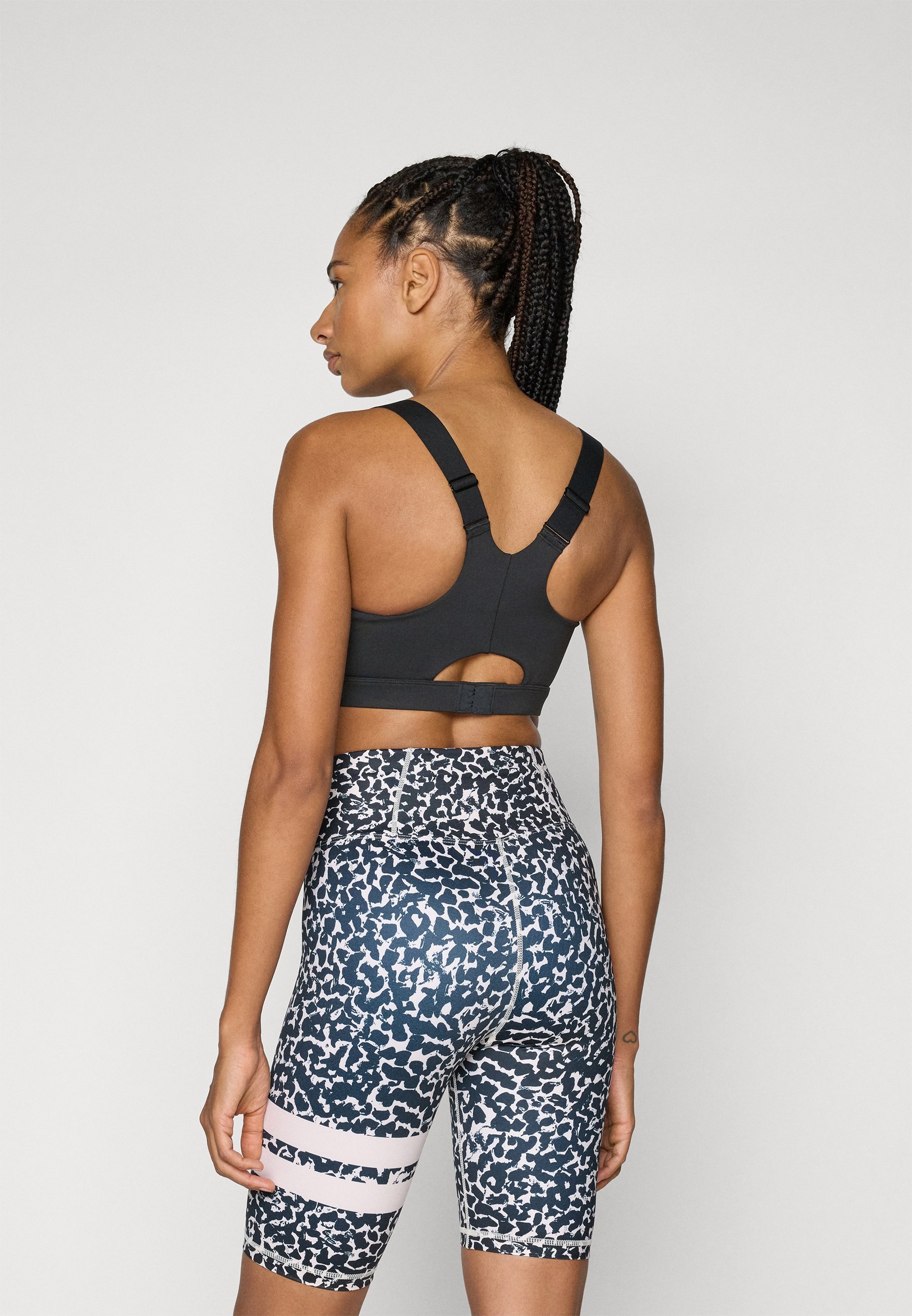 Stärkerer ACTIVE BRA – Sport-BH mit mittlerem Halt – Schwarz
