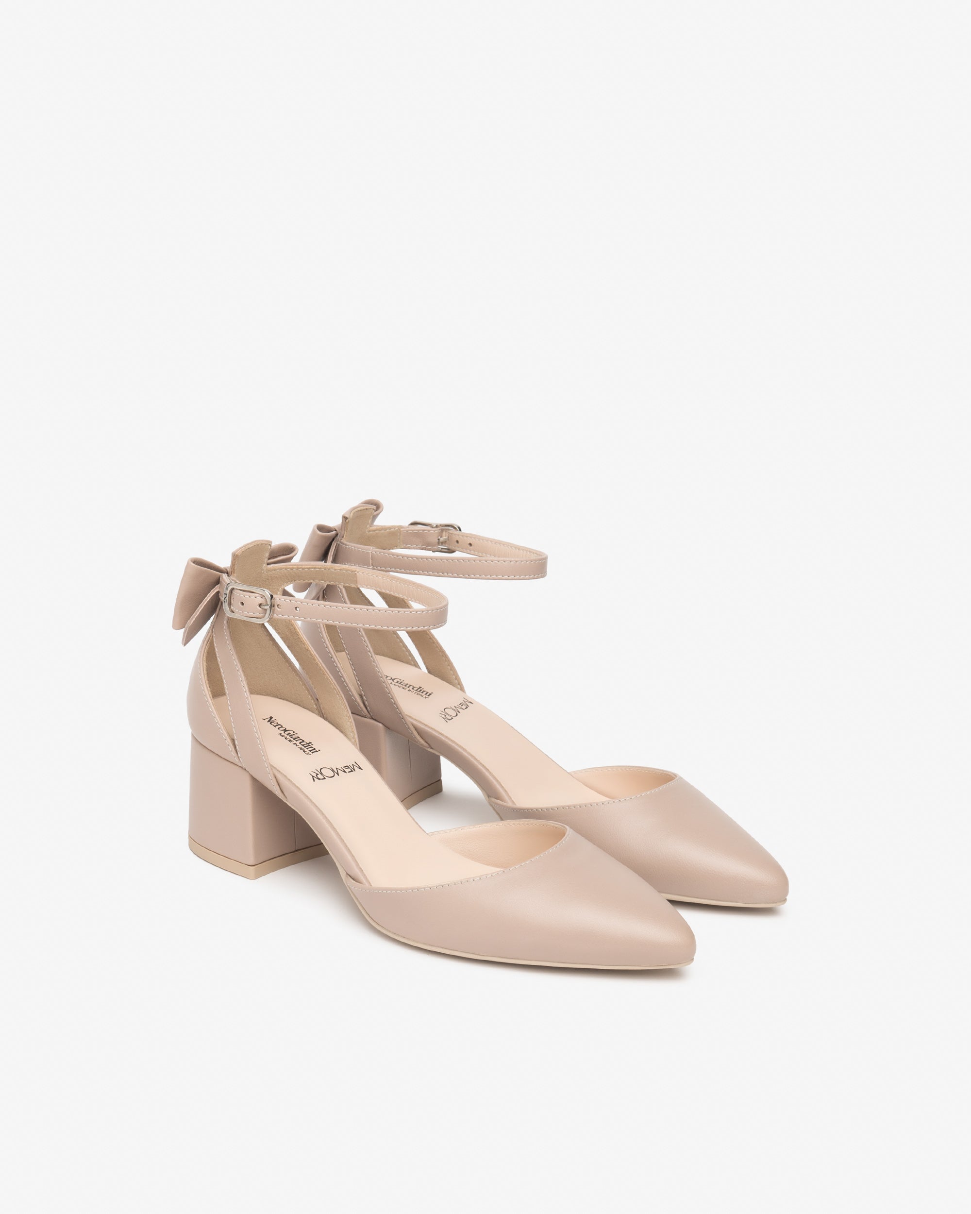  Damen-Pumps aus Leder