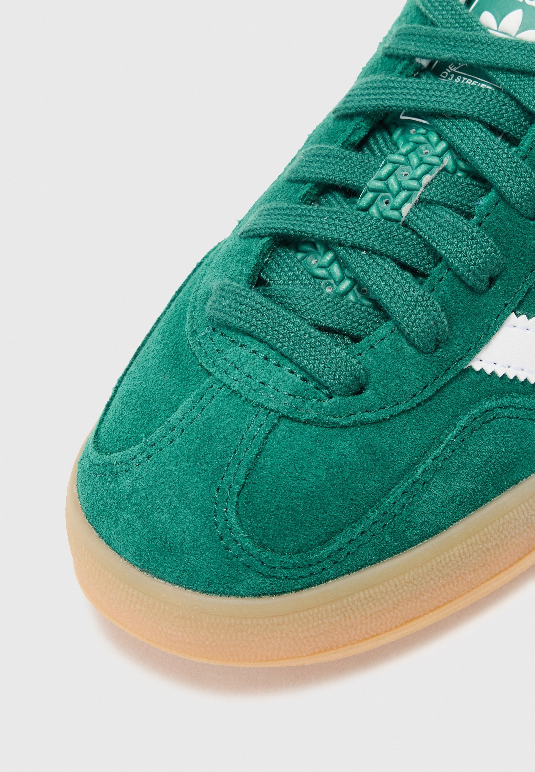 adidas Originals GAZELLE UNISEX - Sneakers - universiteitsgroen/wit