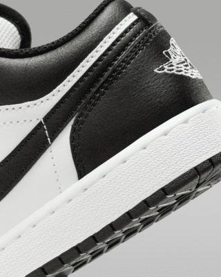 Air Jordan 1 Low Older Kids' Shoes