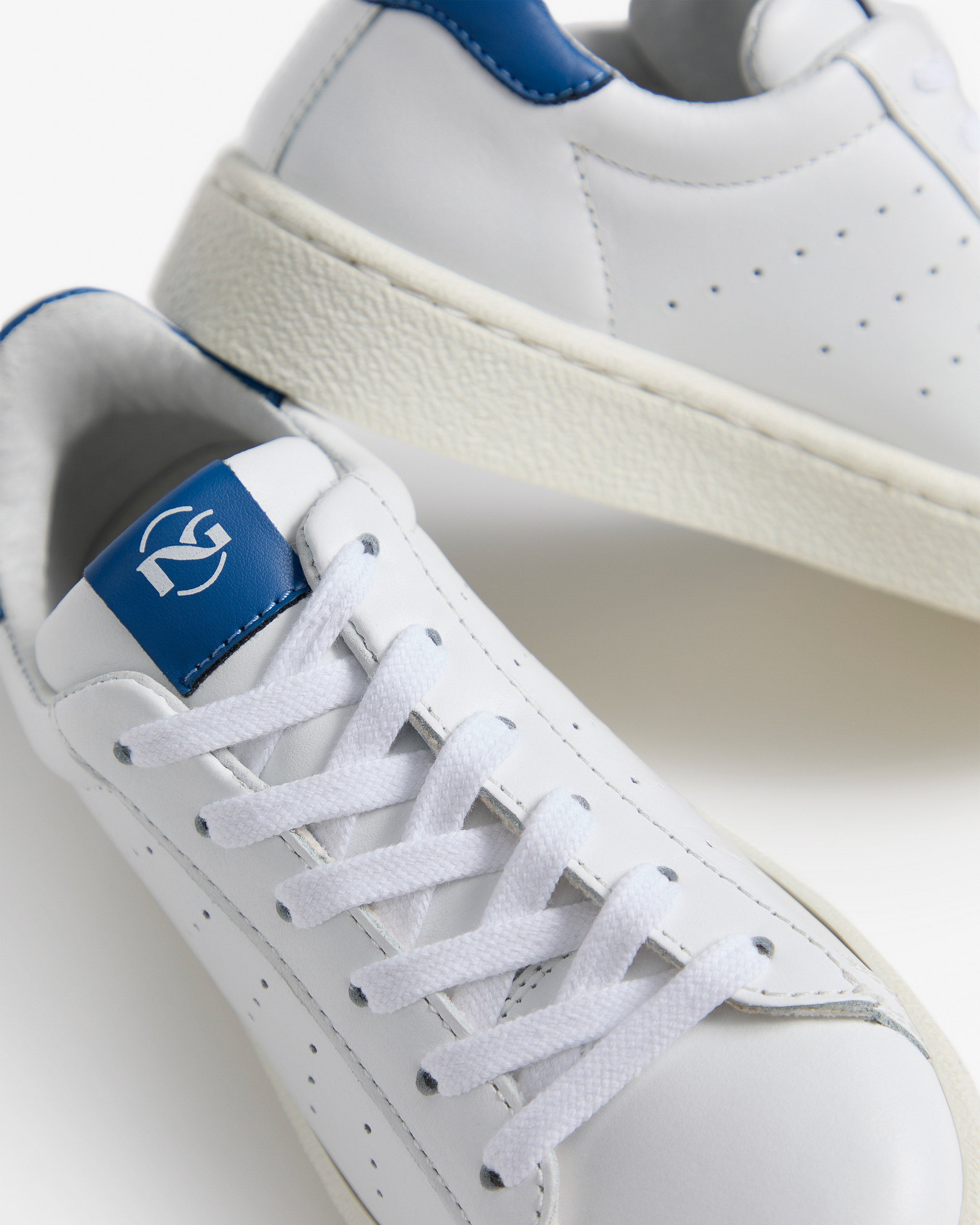  Sneaker für Jungen aus Funktionsmaterial und Leder