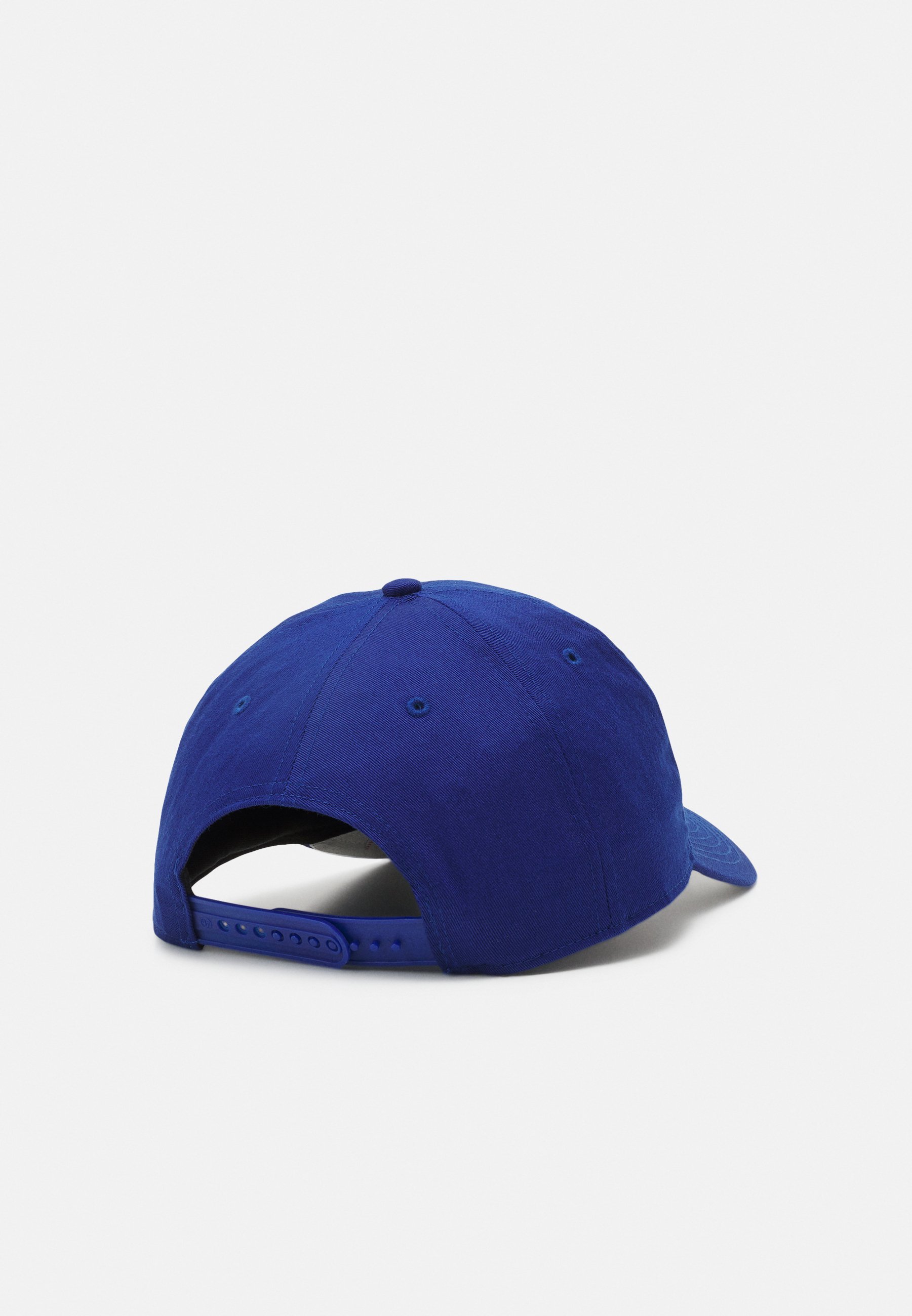 '47 Caps
