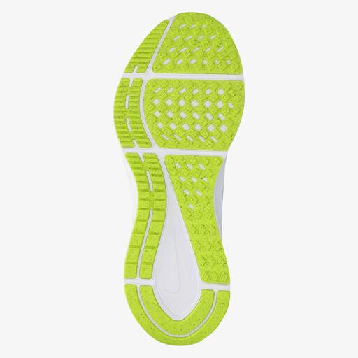 Nike Structure 25