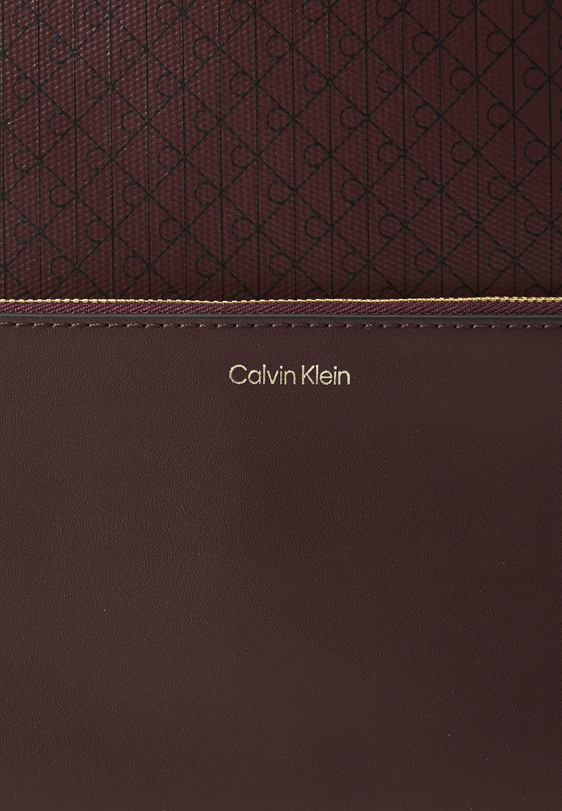 Calvin Klein COATED EMBLEM - Kabelka - black