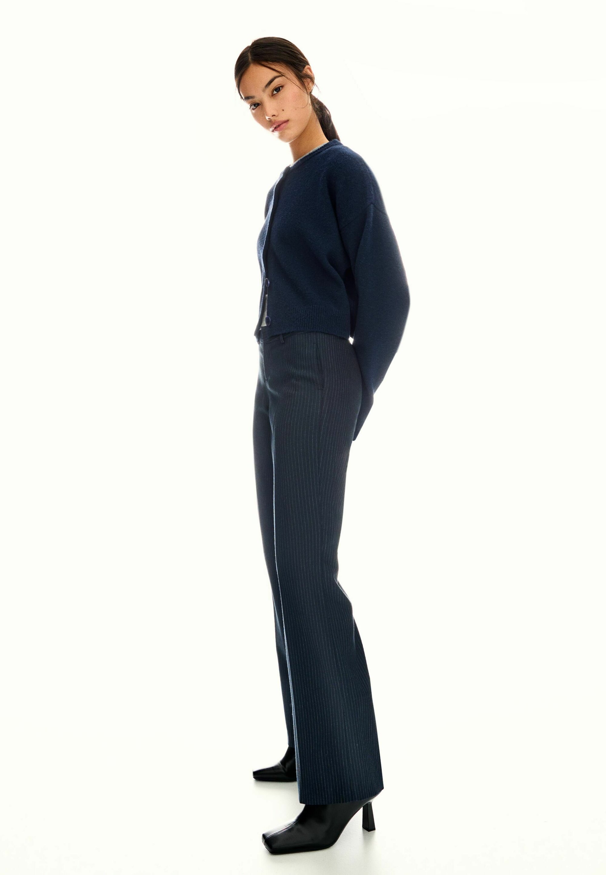 Bershka LOW-RISE - Pantaloni - blu royal