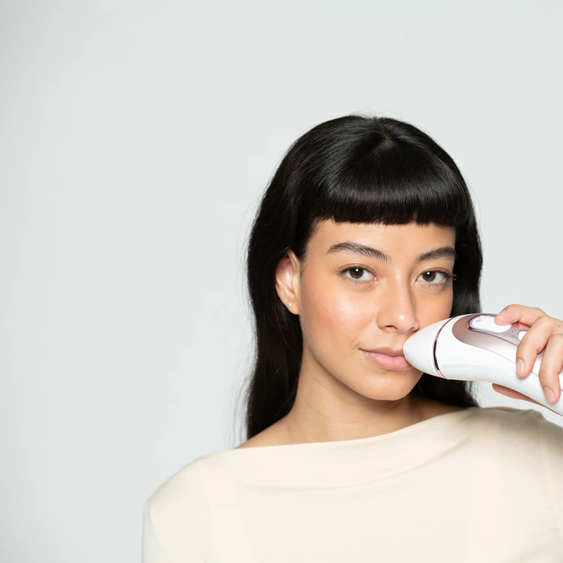 Braun Smart Skin Expert IPL7147: dispositivo IPL inteligente para remoção de pelos no corpo, rosto, virilha e axilas.